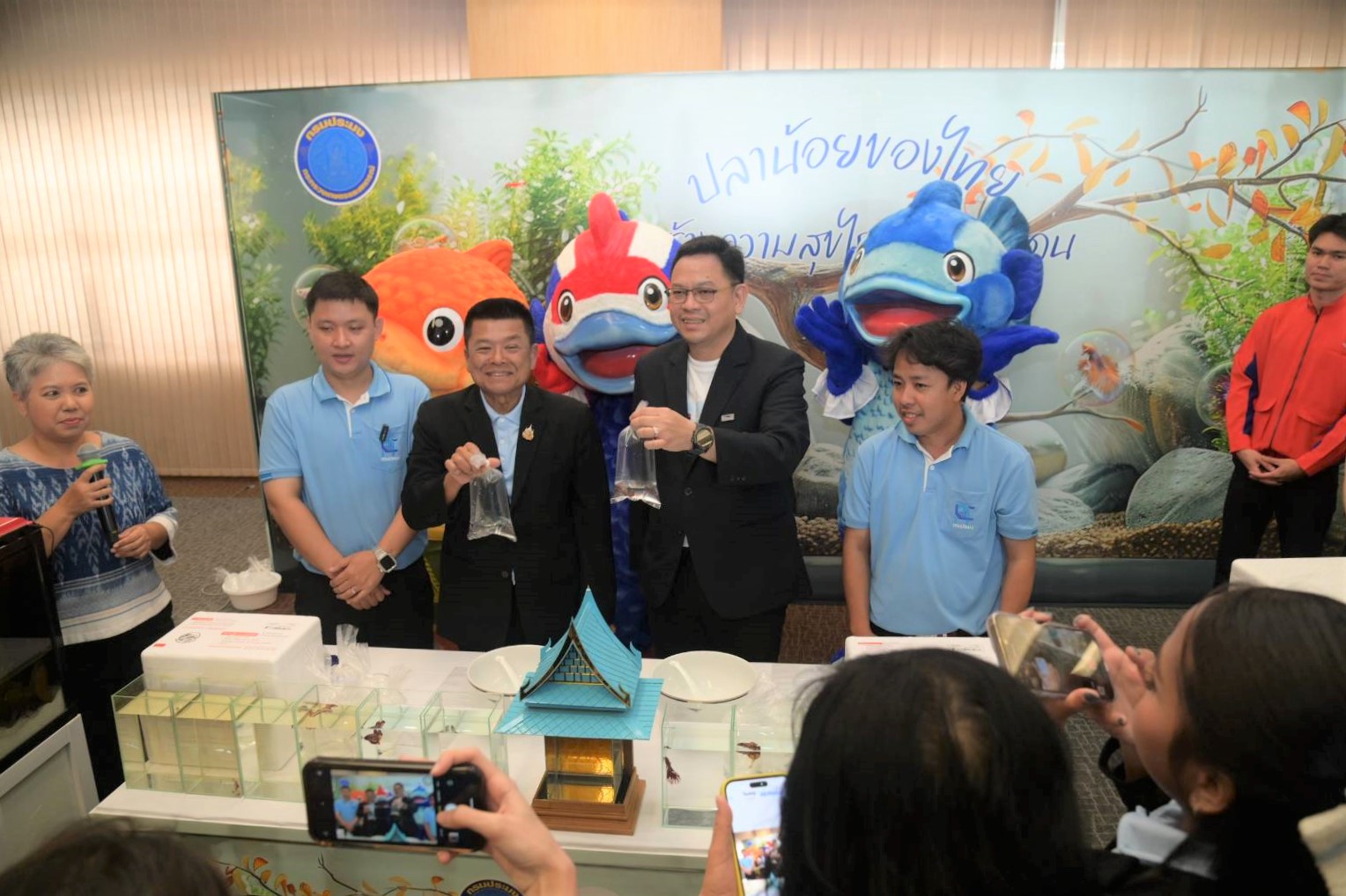 ไปรษณีย์ไทย x กรมประมง” เปิดเส้นทางส่งด่วนสัตว์น้ำสวยงามสู่ตลาดต่างประเทศ ประเดิมเฟสแรก 5 ปลายทาง “อเมริกา – เอเชีย”รุกหนุนแบรนด์ดิ้งประเทศไทยแหล่งผลิตสัตว์น้ำสวยงาม 3 601587