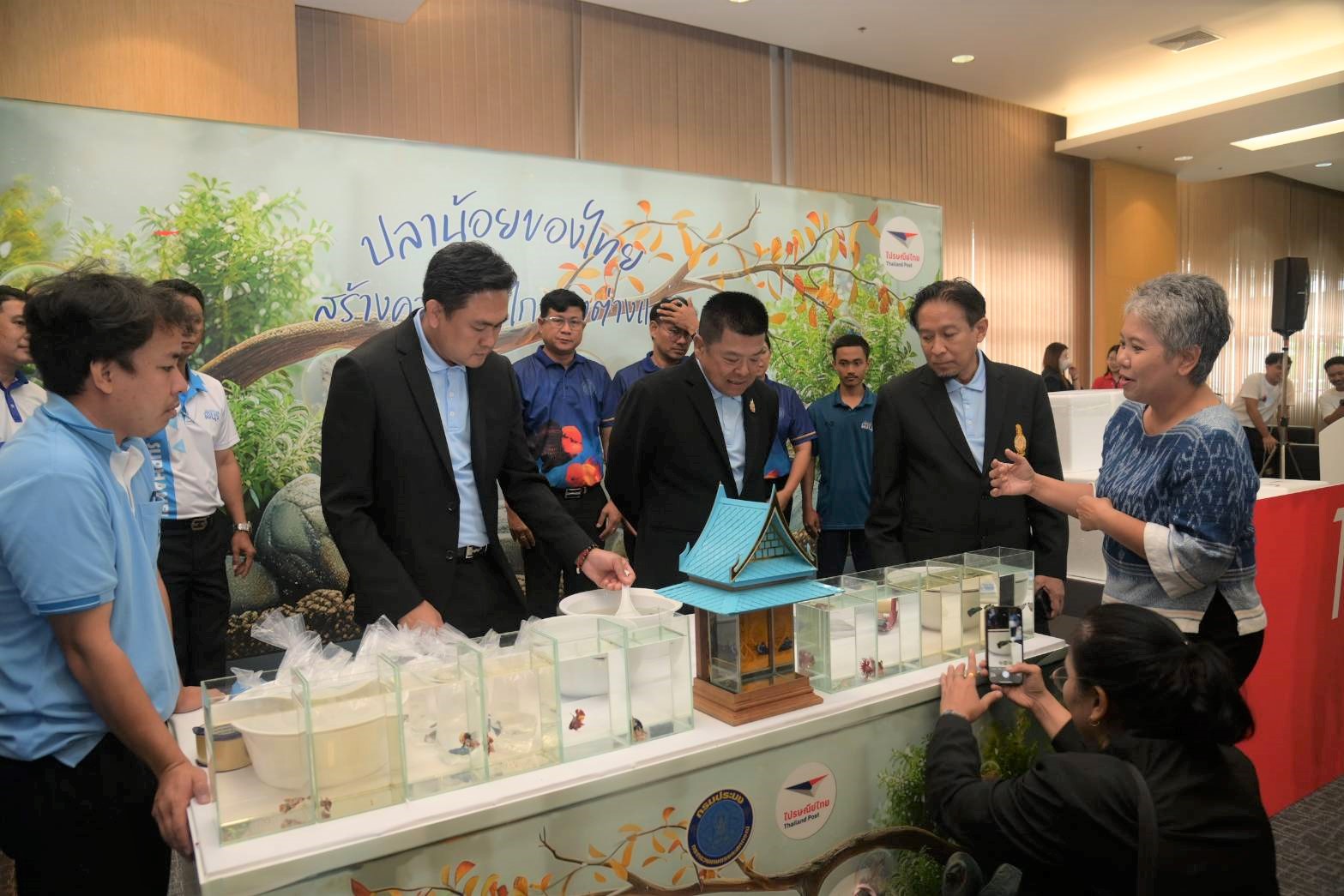 ไปรษณีย์ไทย x กรมประมง” เปิดเส้นทางส่งด่วนสัตว์น้ำสวยงามสู่ตลาดต่างประเทศ ประเดิมเฟสแรก 5 ปลายทาง “อเมริกา – เอเชีย”รุกหนุนแบรนด์ดิ้งประเทศไทยแหล่งผลิตสัตว์น้ำสวยงาม 6 601608