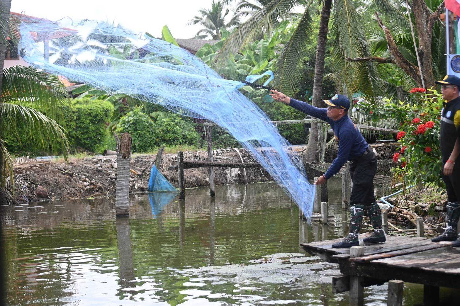 โฆษกกรมประมง แจงชัดแผนปฏิบัติการแก้ไขปัญหาการแพร่ระบาดของปลาหมอคางดำพ.ศ. 2567 – 2570กรมประมงดำเนินการอย่างต่อเนื่อง ปัจจุบันสถานการณ์ในหลายพื้นที่เริ่มบรรเทาลงแล้ว 5 603875
