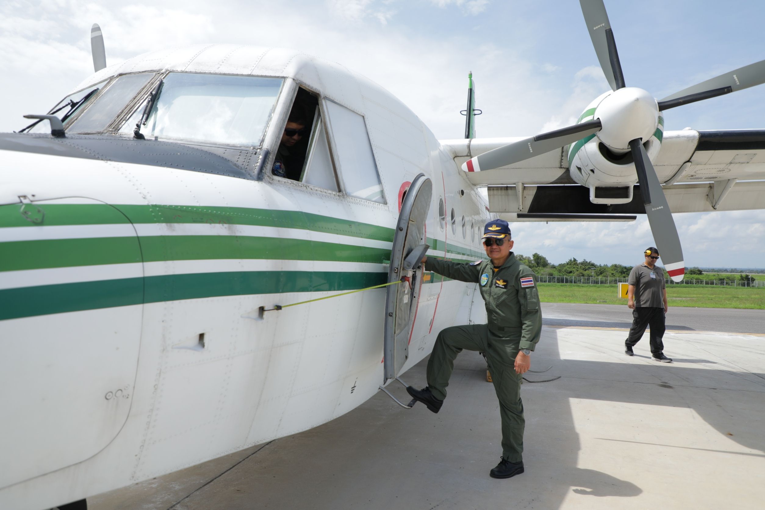 หน่วยปฏิบัติการฝนหลวงจังหวัดขอนแก่น ช่วยพื้นที่ทุ่งกุลาร้องไห้ต่อเนื่อง พร้อมทั้งเติมน้ำในเขื่อน 5 934004