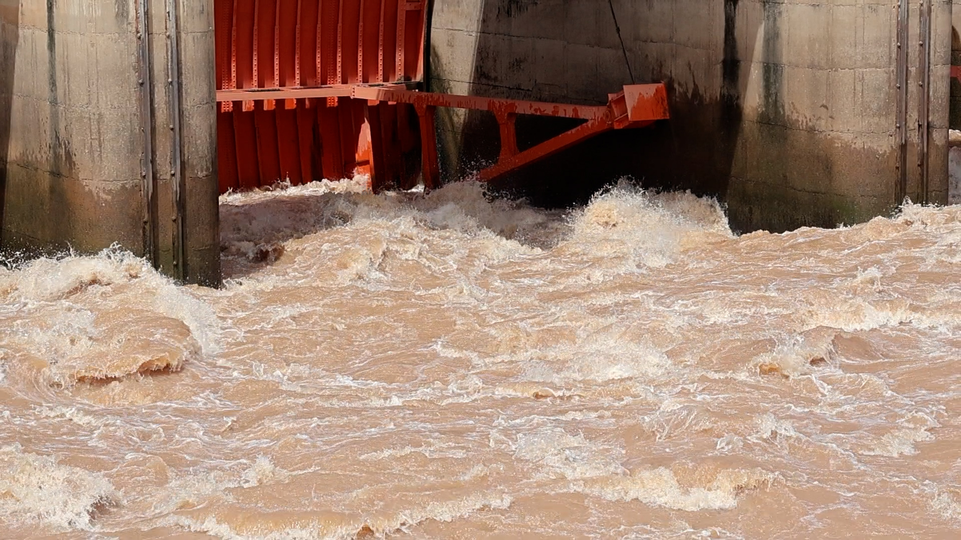 รับมือ “บัวลอย” เขื่อนเจ้าพระยา ปรับการระบายน้ำรองรับน้ำเหนือ 4 939968