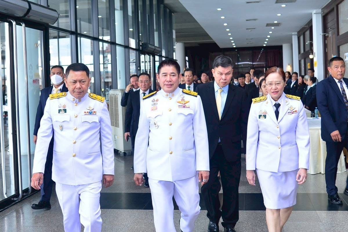 รองนายกรัฐมนตรี พร้อมขับเคลื่อนนโยบาย Quick win ภาคการเกษตร ภายหลังการแถลงนโยบายรัฐบาลต่อรัฐสภา พร้อมมุ่งเน้นแก้ไขปัญหาภายใต้กรอบระยะเวลาสั้น เพื่อบรรเทาความเดือดร้อนของเกษตรกรที่รวดเร็วและเป็นรูปธรรม 3 S 17752280