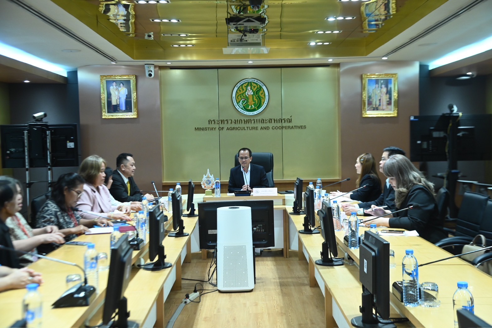 กระทรวงเกษตรฯ หารือแนวทางแก้ไขปัญหาหนี้สินเกษตรกร สมาชิก กฟก. และลูกหนี้สถาบันเกษตรกร 3 S 21553192
