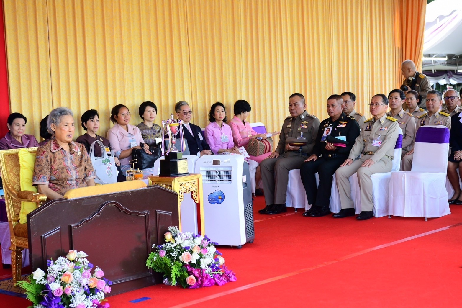 สมเด็จพระกนิษฐาธิราชเจ้า กรมสมเด็จพระเทพรัตนราชสุดาฯ สยามบรมราชกุมารี เสด็จฯ เป็นองค์ประธานเปิดงานวันลองกอง “ของดีเมืองนรา” ครั้งที่ 48 6 S 21741583