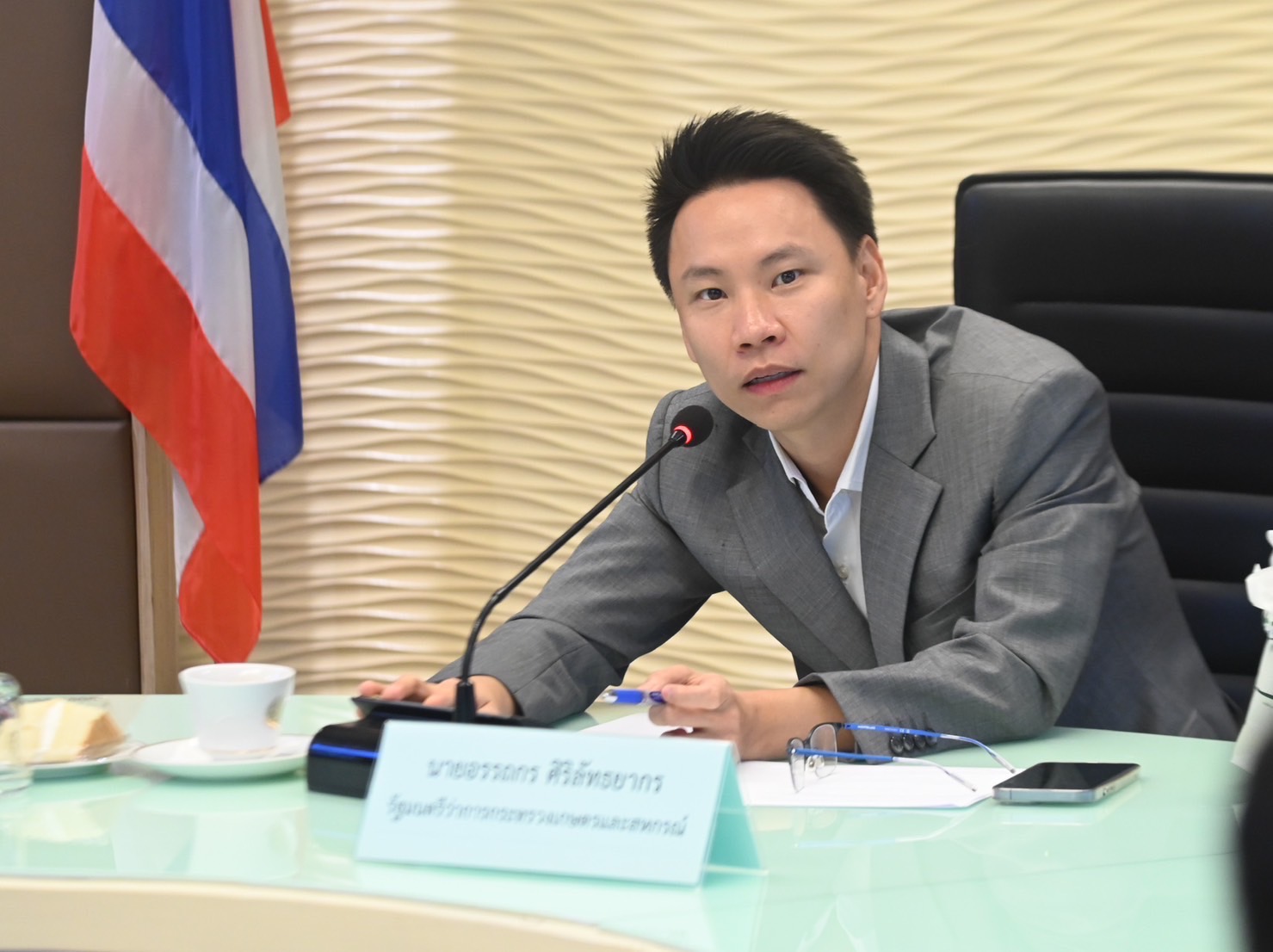 “รมว.อรรถกร” สั่ง เร่งวิจัย ยกระดับมาตรฐานลำไยไทย รับมือจีนเข้มตรวจสารตกค้าง พร้อมสร้างความเชื่อมั่นตลาดส่งออกช่วงฤดูกาล ต.ค.–ธ.ค. 2 S 21766272