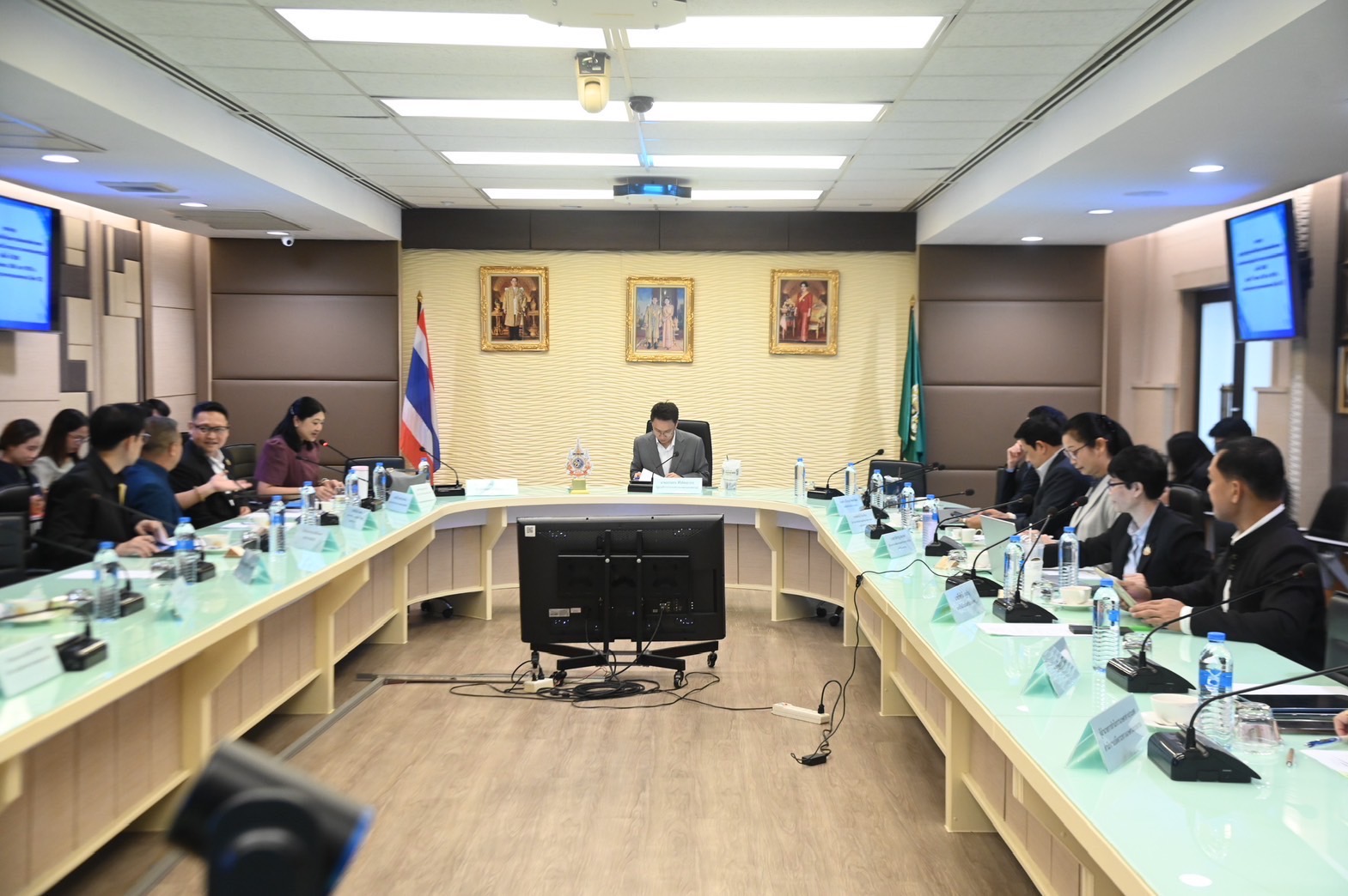 “รมว.อรรถกร” สั่ง เร่งวิจัย ยกระดับมาตรฐานลำไยไทย รับมือจีนเข้มตรวจสารตกค้าง พร้อมสร้างความเชื่อมั่นตลาดส่งออกช่วงฤดูกาล ต.ค.–ธ.ค. 3 S 21766273