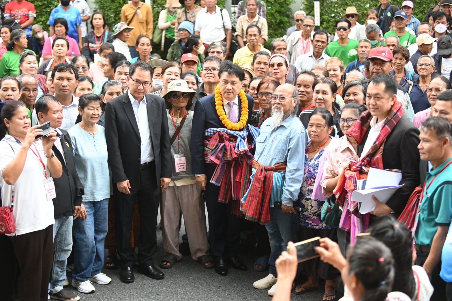 รมช.นเรศ รับฟังปัญหากลุ่มสมัชชาเกษตรกรภาคอีสานและสมาพันธ์เกษตรกรอีสาน สั่งเร่งเดินหน้าแก้ไขบรรเทาความเดือดร้อนเกษตรกร 8 S 22569026