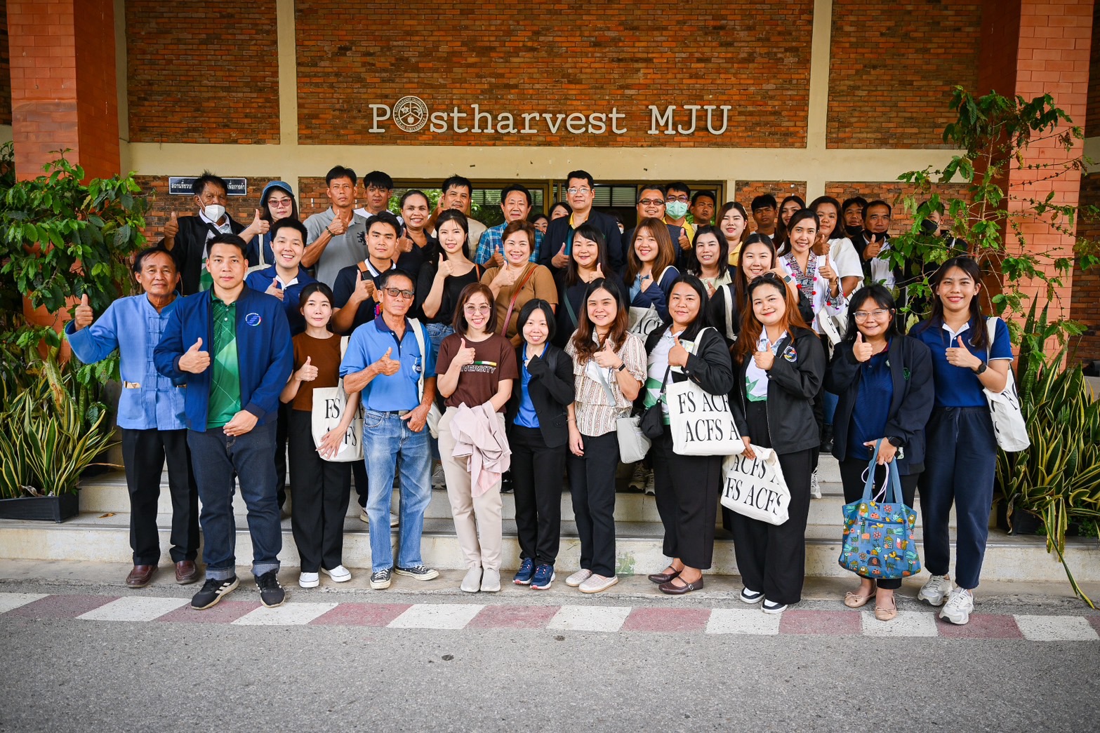 มกอช.เร่งยกระดับมาตรฐานลำไยไทย สกัดปัญหาซัลเฟอร์ไดออกไซด์ตกค้างเกินเกณฑ์ หลังจีนเข้มงวด พร้อมผลักดันนวัตกรรมใหม่ยืดอายุ-รักษาคุณภาพ สร้างความมั่นใจตลาดส่งออก 10 S 29343769