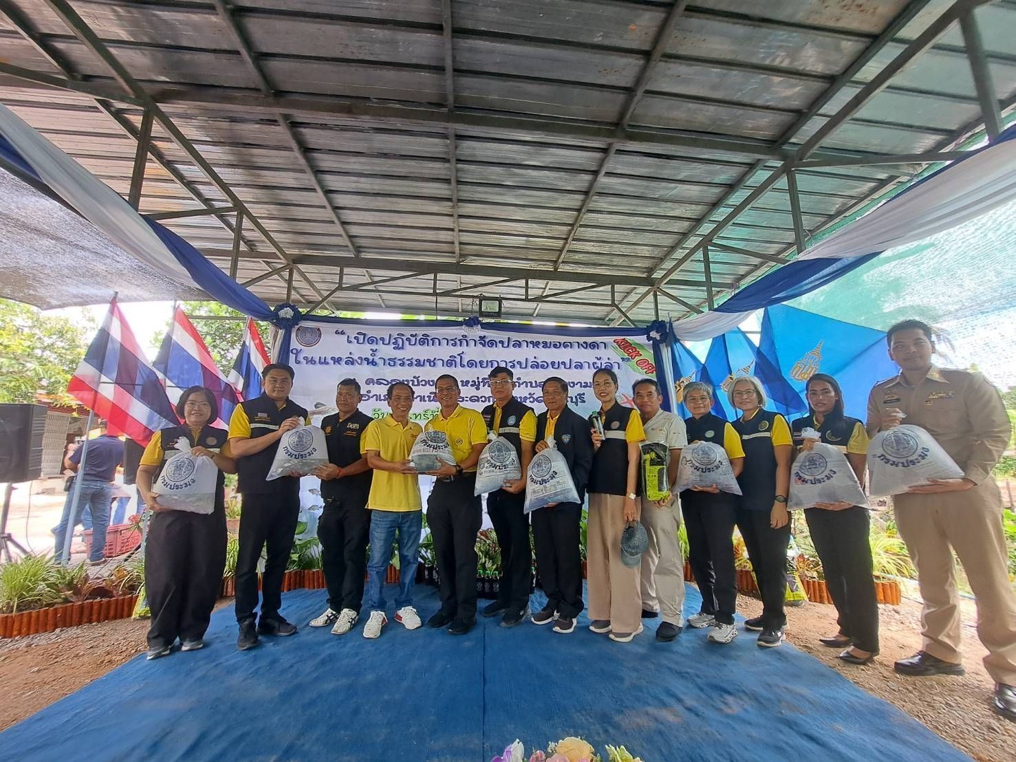 โฆษกกรมประมงเปิดโครงการควบคุมและกำจัดประชากรปลาหมอคางดำโดยการปล่อยปลาผู้ล่าเตรียมปล่อยพันธุ์ปลากะพงขาว ปลาอีกง ปลากดเหลือง 19 จังหวัด 970,000 ตัว 3 messageImage 1757989187025