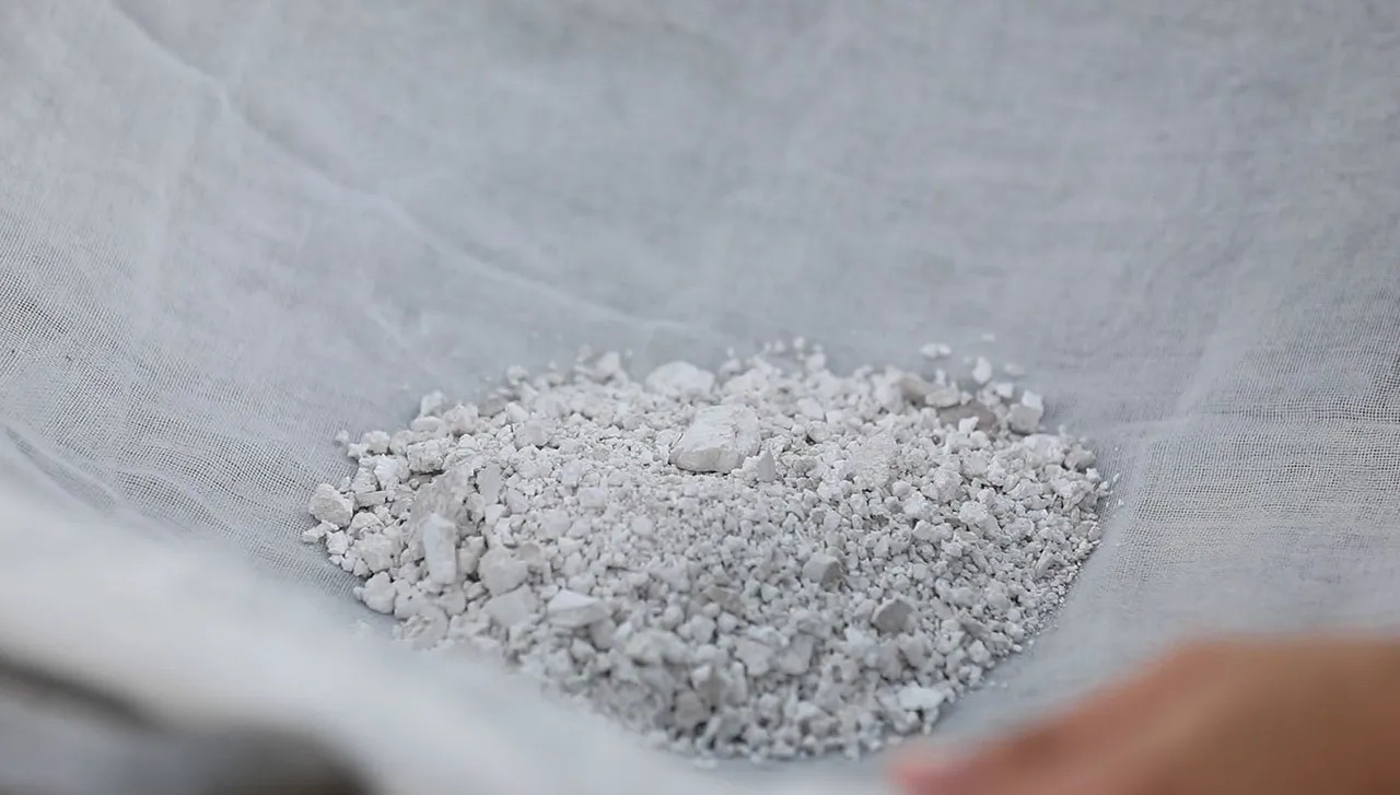 กรมทรัพย์สินทางปัญญา ขึ้นทะเบียน GI “แป้งแห้วนาหนองกุลาพิษณุโลก” แป้งแห้วคุณภาพจากผืนนา สีขาวนวล เนื้อละเอียด มีเอกลักษณ์เฉพาะตัวตามธรรมชาติ อัตลักษณ์ภูมิปัญญากว่า 130 ปี หนุนชาวบ้านปลูกแห้วนา แทนการปลูกข้าว สร้างรายได้ 2 ทาง 5 messageImage 1758007733265