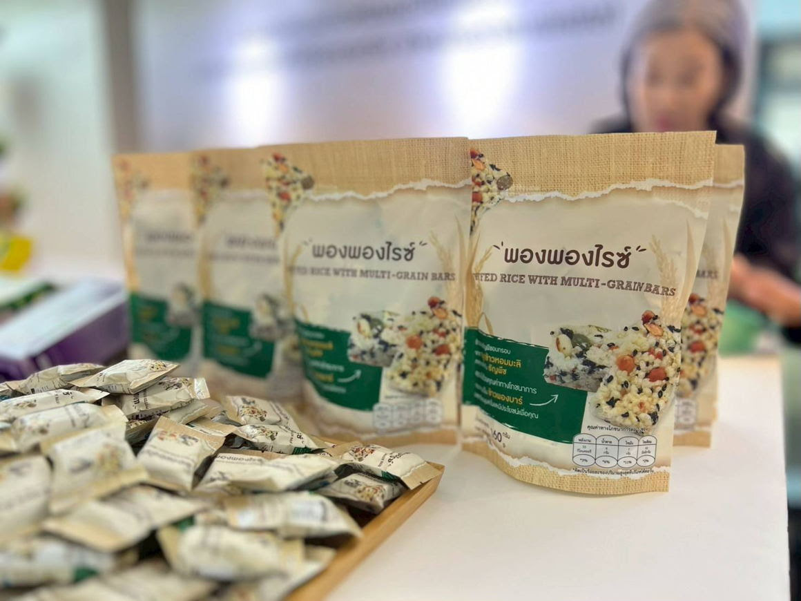 สยามคูโบต้า ตอกย้ำความสำเร็จโครงการชุมชนพลังเกษตรสร้างสุขฯ หนุน “วิสาหกิจชุมชนทำนาห้วยตาดข่า” พัฒนาข้าวหอมมะลิคุณภาพ คว้ารางวัลระดับประเทศ“Thai Hom Mali Rice Awards2024”พร้อมต่อยอดการเกษตรสร้างมูลค่าสู่ผลิตภัณฑ์ “พองพองไรซ์” 2 unnamed 4