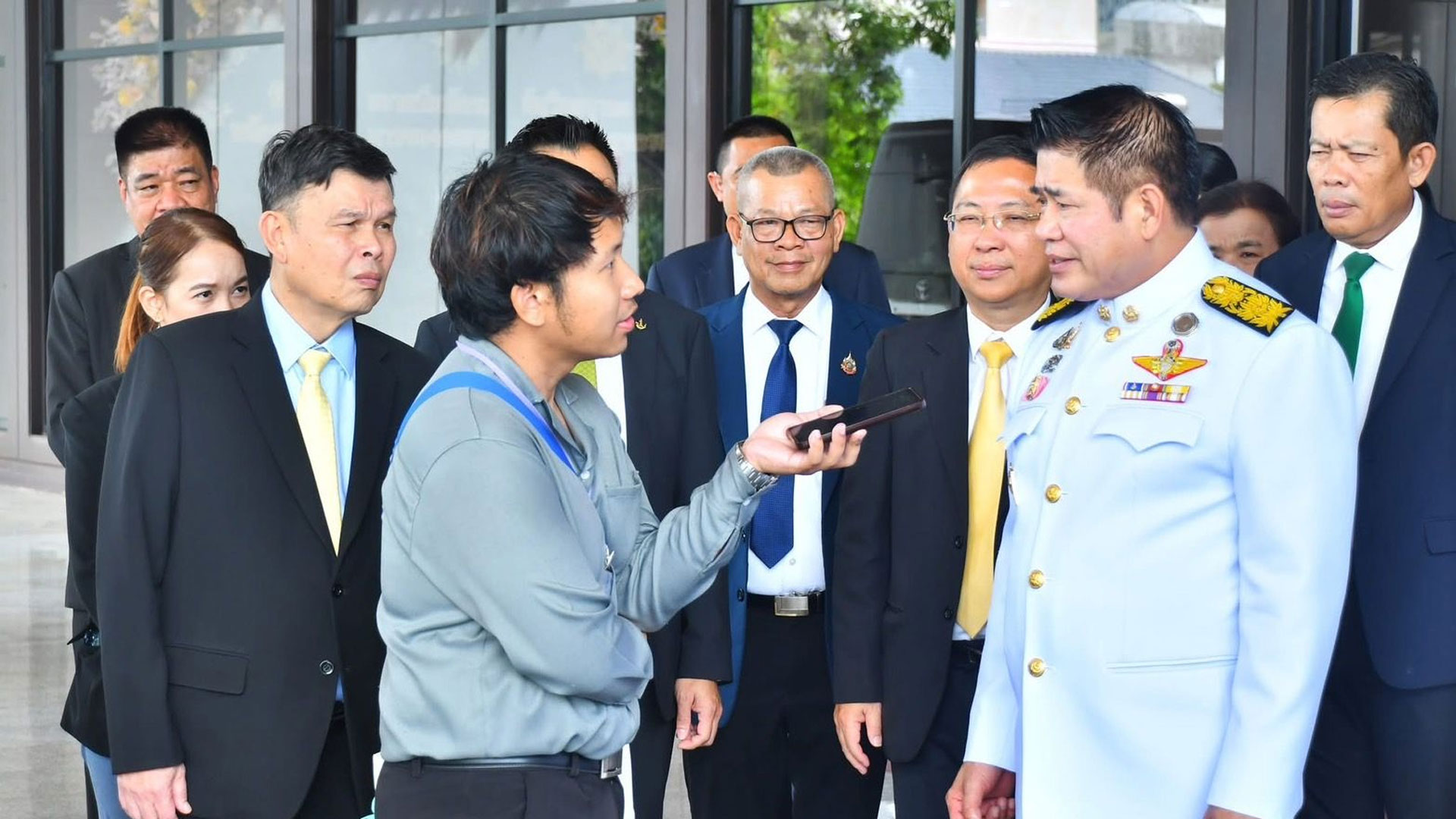 รองนายกรัฐมนตรี พร้อมขับเคลื่อนนโยบาย Quick win ภาคการเกษตร ภายหลังการแถลงนโยบายรัฐบาลต่อรัฐสภา พร้อมมุ่งเน้นแก้ไขปัญหาภายใต้กรอบระยะเวลาสั้น เพื่อบรรเทาความเดือดร้อนของเกษตรกรที่รวดเร็วและเป็นรูปธรรม 1 ธรรมนัส2 1