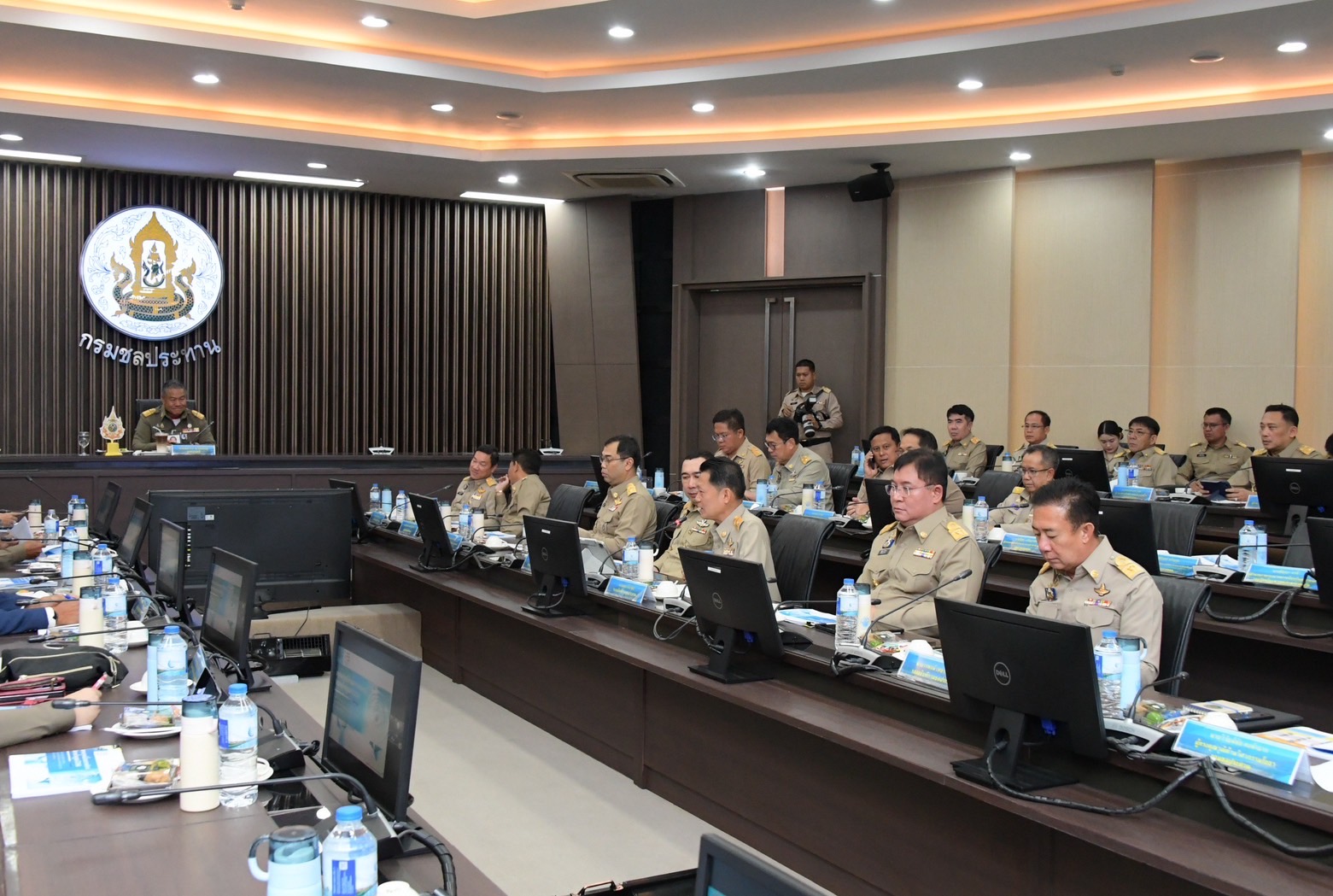 องคมนตรี ติดตามสถานการณ์น้ำลุ่มเจ้าพระยา 5 ภาพชป5 0