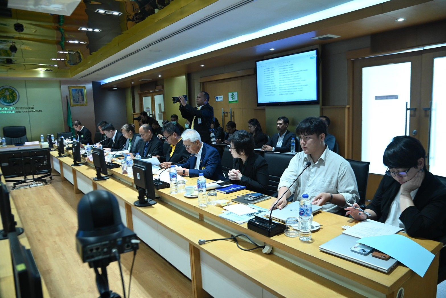 รมว.ธรรมนัส ถก Beef Board ดันโครงการ “คนไทย กินเนื้อโคไทย”กระตุ้นตลาด ยกระดับคุณภาพโคเนื้อไทยทั้งระบบแก้ปัญหาราคาตกต่ำ หนุนผู้บริโภคเข้าถึงเนื้อโคคุณภาพดีราคาย่อมเยา 6 1185427