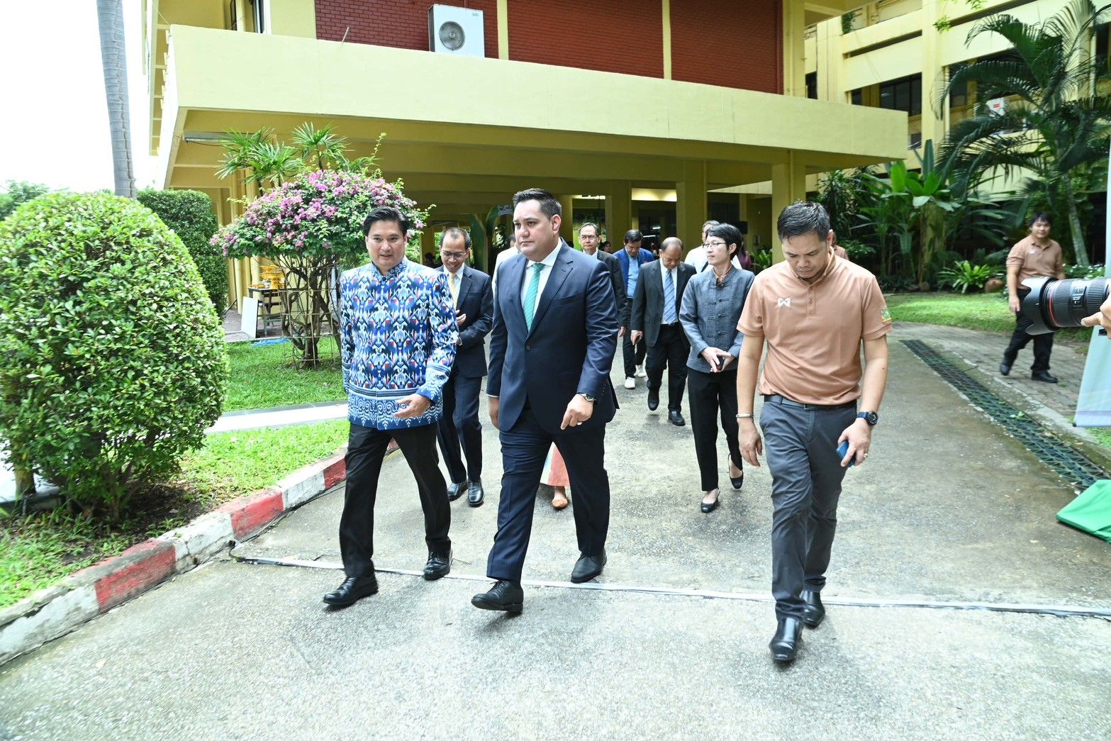 รมช.อามินทร์ ย้ำ บทบาทกรมวิชาการเกษตร ครบรอบ 53 ปี ลั่น เดินหน้าวิจัย-พัฒนาพันธุ์พืช ลดต้นทุน เพิ่มผลผลิต สารเคมีปลอมต้องจบ เกษตรกรต้องมีรายได้มั่นคง 6 1362178