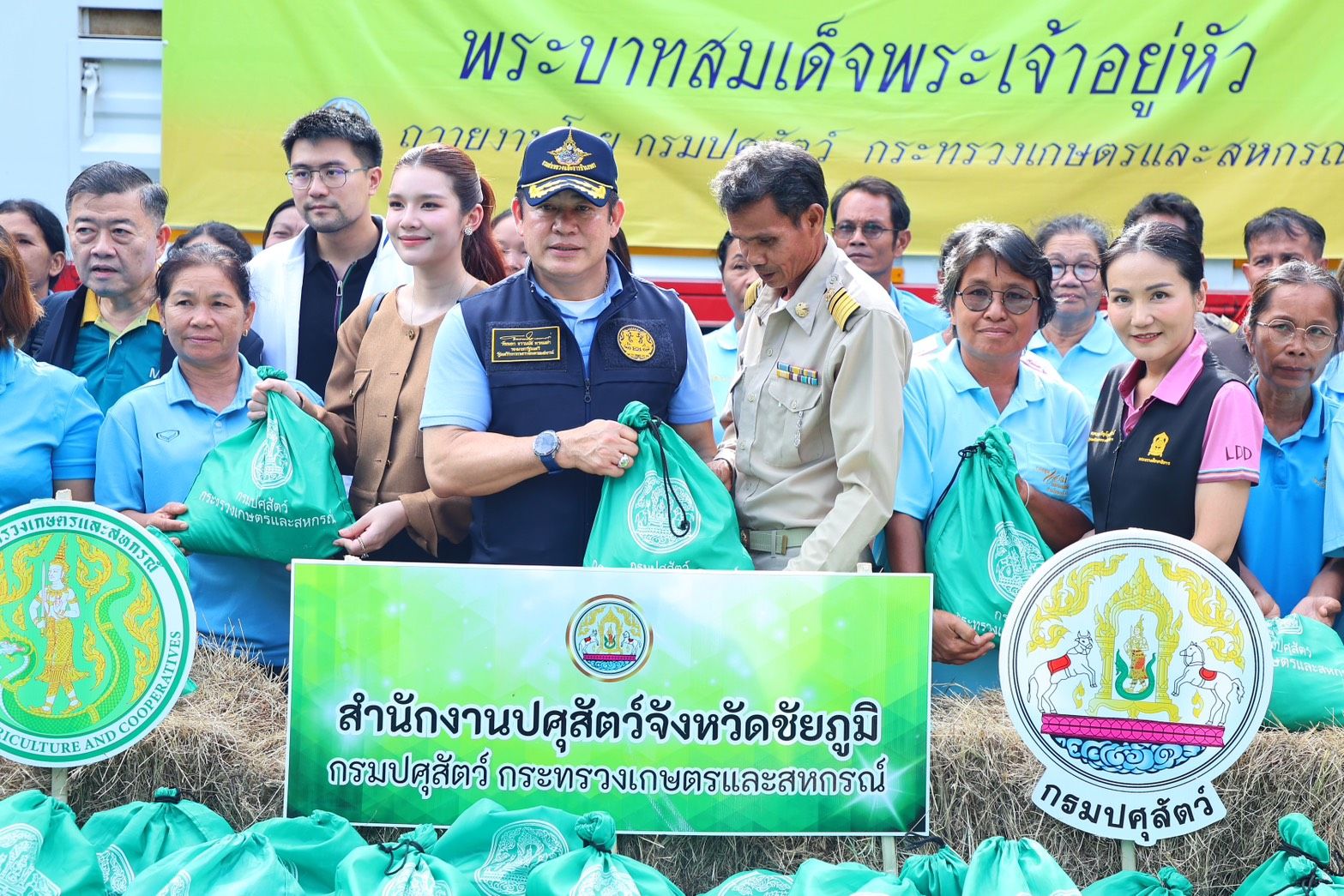 ขอมา นัสจัดให้ “รมว.ธรรมนัส“ ฝ่าพายุ ลุยพบเกษตรกรชัยภูมิ สั่งอนุมัติงบ 40 ล้าน ขยายอ่างเก็บน้ำหนองกลางโคก เพิ่มความจุกว่า 2 หมื่น เป็น 150,000 ลบ.ม.ใช้ประโยชน์ทันที ภายในปีนี้ 6 1366210