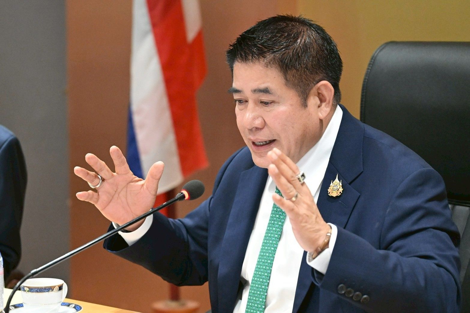 “รมว.ธรรมนัส” เตรียมเยือนประเทศจีน กระชับสัมพันธ์ประเทศคู่ค้า ขยายโอกาสทางการตลาดสินค้าเกษตรไทยพร้อมหนุนการพัฒนาภาคการผลิตในประเทศ คู่การปราบปรามสินค้าผิดกฎหมาย 2 1372693