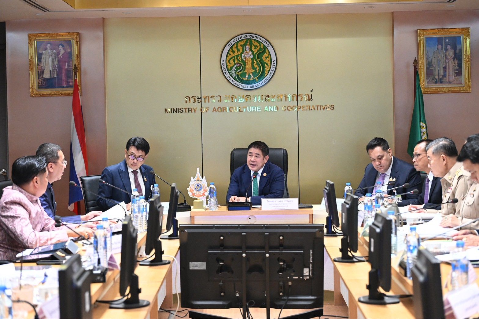 “รมว.ธรรมนัส” เตรียมเยือนประเทศจีน กระชับสัมพันธ์ประเทศคู่ค้า ขยายโอกาสทางการตลาดสินค้าเกษตรไทยพร้อมหนุนการพัฒนาภาคการผลิตในประเทศ คู่การปราบปรามสินค้าผิดกฎหมาย 3 1372694