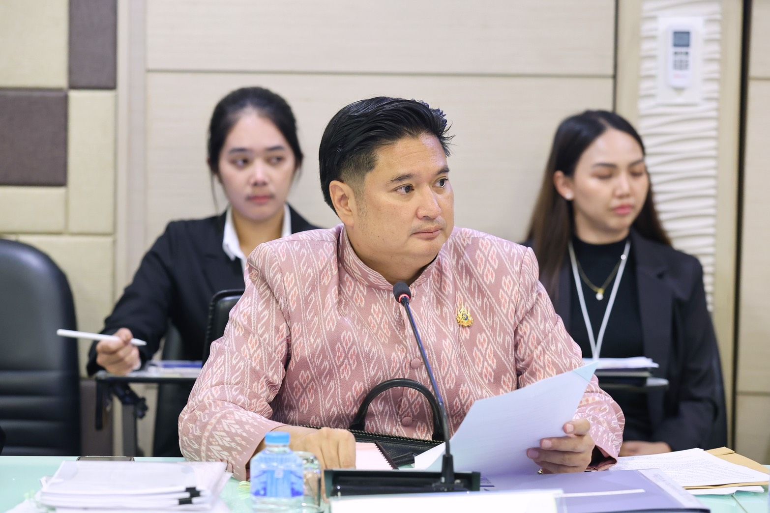 “ธรรมนัส” ลั่นเอาจริง ปราบยางเถื่อน–ขับเคลื่อนนโยบาย 3 สร้าง ยกระดับเกษตรกรเร่งเปิดด่านนำร่อง “ระนอง–ตาก” ส่งออกยางพารา คาดสร้างรายได้กว่า 60 ล้านบาทต่อปี 7 1373052 0