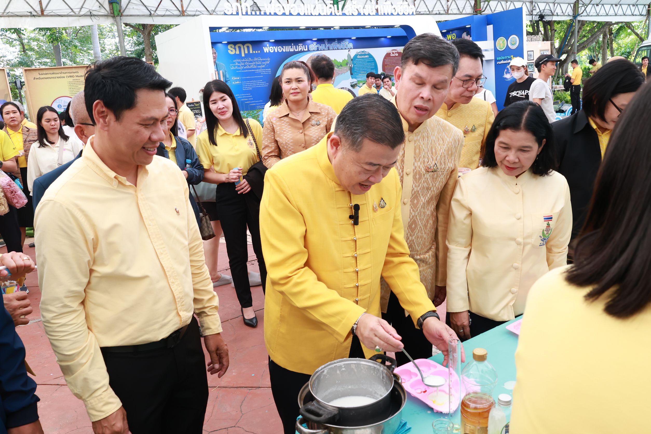 ก.เกษตรฯ จัดงานมหกรรม “ในความทรงจำ” เพื่อน้อมรำลึกในพระมหากรุณาธิคุณในหลวง ร.9 เปิดโอกาสให้ประชาชนได้เรียนรู้ แลกเปลี่ยน แบ่งปัน เก็บเกี่ยวประสบการณ์ด้านการเกษตร พร้อมพบกิจกรรมมากมายภายในงาน ระหว่างวันที่ 11 - 13 ต.ค. 68 ณ พิพิธภัณฑ์การเกษตรเฉลิมพระเกียรติฯ จ.ปทุมธานี 11 1376411