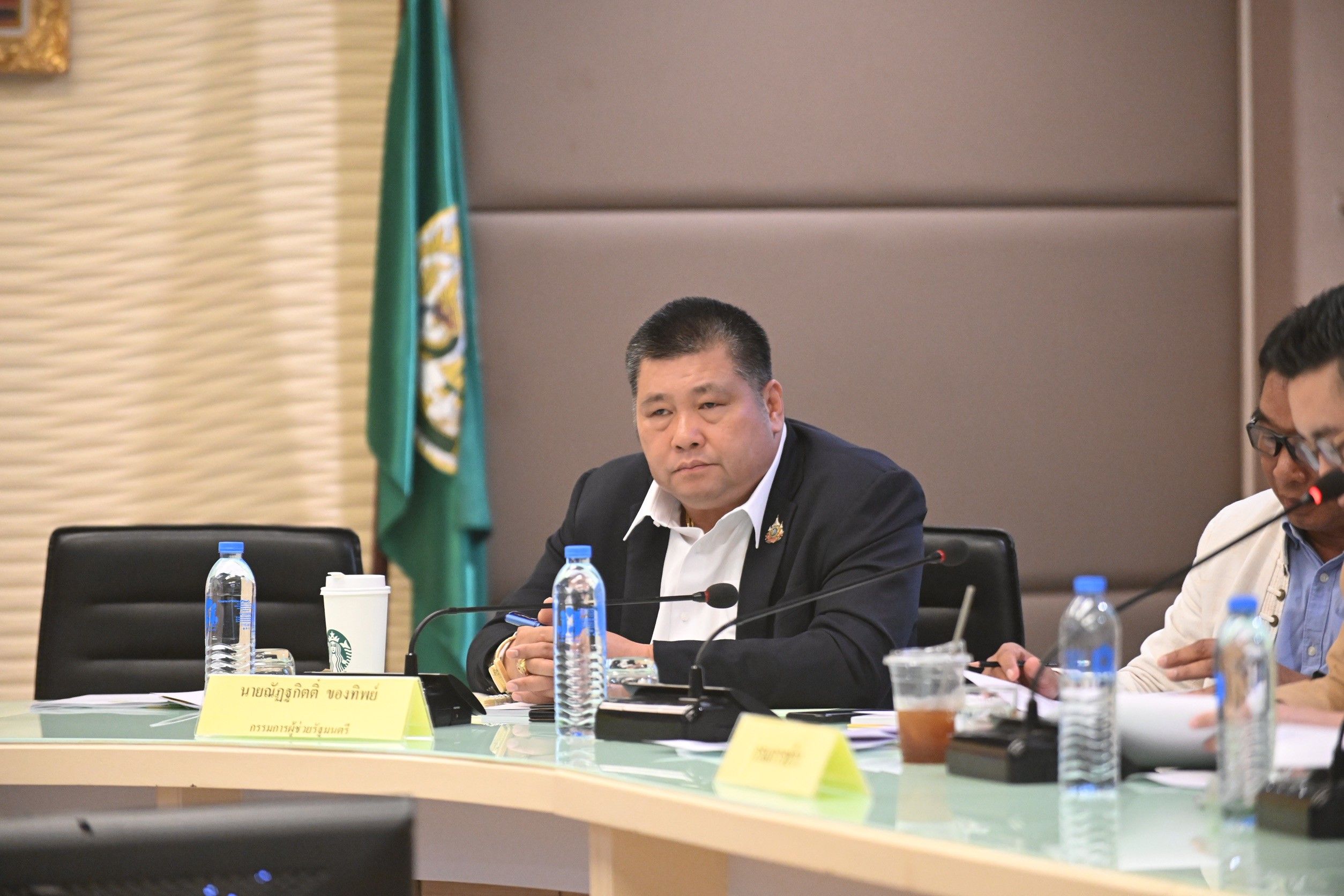 “รมช.นเรศ” นำขับเคลื่อน 3 โครงการพยุงราคาข้าวปี 68/69 เร่งสหกรณ์รับซื้อผลผลิต ตั้งแต่พฤศจิกายน ตั้งเป้ารับข้าว 4 ล้านตัน รักษาราคาขั้นต่ำตันละ 12,000 บาท 4 1389472