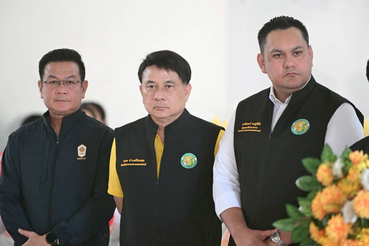 “รมว.ธรรมนัส” นำทีมเกษตรฯ ลุย นครสวรรค์ ตรวจน้ำท่วม สั่ง เร่งสำรวจความเสียหาย ลั่น เดินหน้าแผนสร้างประตูระบายน้ำคลองเกรียงไกร แก้ปัญหาน้ำแล้ง ย้ำรัฐบาลพร้อมทำให้ดีที่สุด 4 3682827