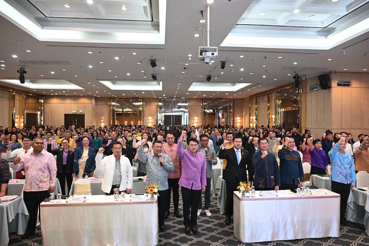 รมช.เกษตรฯ มอบนโยบายขับเคลื่อน ส.ป.ก. ปี 2569 เร่งมาตรการ 8 ด้าน เพื่อเกษตรกรมีที่ดินทำกินอย่างยั่งยืน 5 3707767