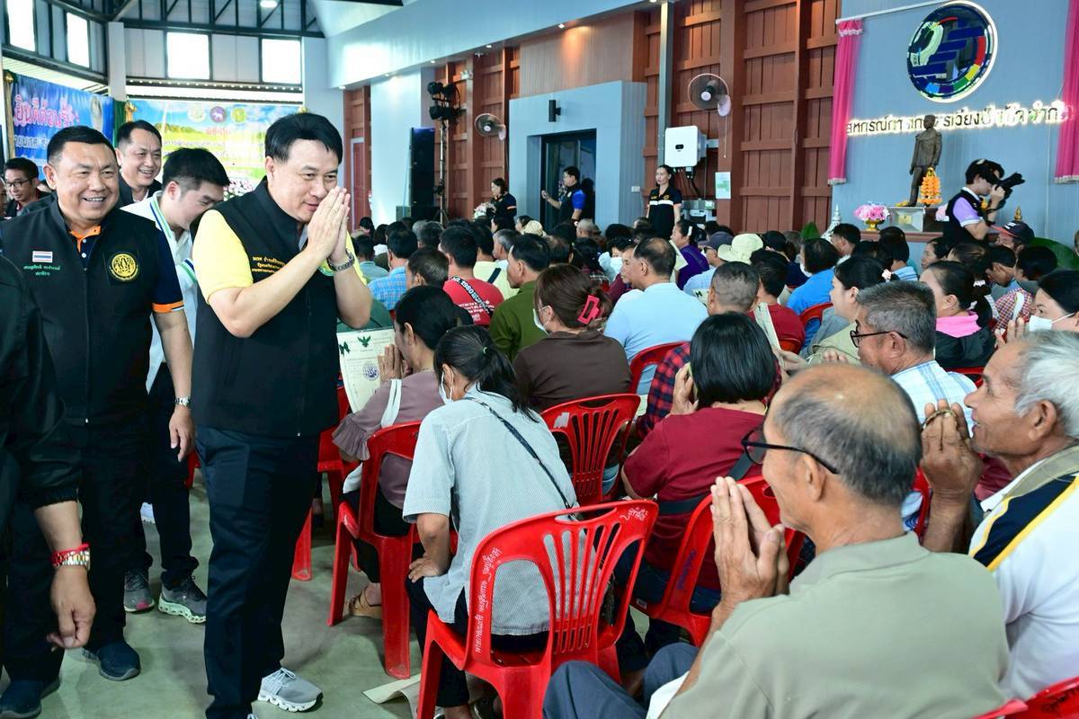 “รมช.นเรศ“ ลงพื้นที่เชียงราย มอบโฉนดเกษตร-โฉนดต้นไม้ หนุนพัฒนาอาชีพ หนุนเข้าถึงแหล่งทุน พัฒนาที่ดินและอาชีพ พร้อมบูรณาการโครงการลำไยคุณภาพยกระดับรายได้เกษตรกร 7 3715288