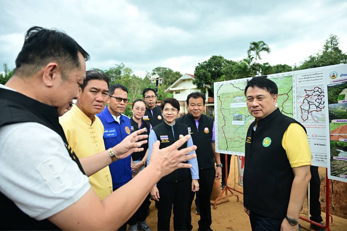 “รมช.นเรศ” ลงพื้นที่เวียงป่าเป้า ตรวจแผนฟื้นฟูพื้นที่เกษตรเสียหายจากพายุยางิ สั่งเร่งซ่อมสะพานแม่ปูนล่าง ฟื้นดินฟื้นนา 350 ไร่ ดันโครงการอ่างเก็บน้ำ เกษตรพืชทางเลือกเพิ่มรายได้ 2 3716122