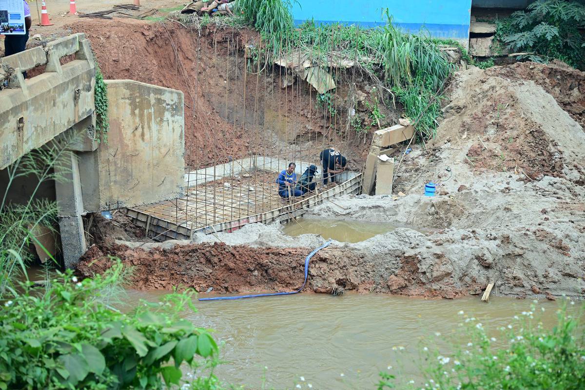 “รมช.นเรศ” ลงพื้นที่เวียงป่าเป้า ตรวจแผนฟื้นฟูพื้นที่เกษตรเสียหายจากพายุยางิ สั่งเร่งซ่อมสะพานแม่ปูนล่าง ฟื้นดินฟื้นนา 350 ไร่ ดันโครงการอ่างเก็บน้ำ เกษตรพืชทางเลือกเพิ่มรายได้ 4 3716124