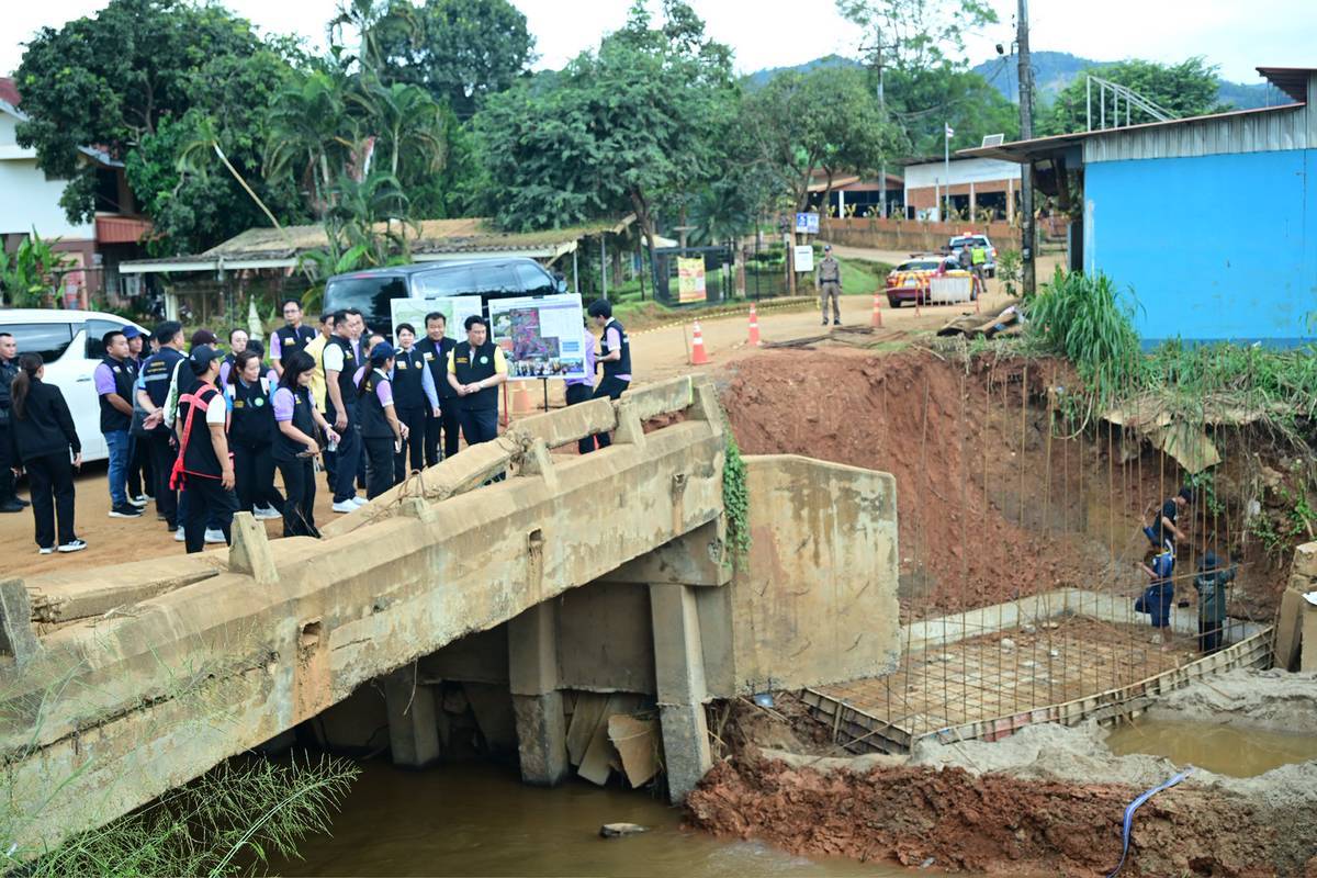 “รมช.นเรศ” ลงพื้นที่เวียงป่าเป้า ตรวจแผนฟื้นฟูพื้นที่เกษตรเสียหายจากพายุยางิ สั่งเร่งซ่อมสะพานแม่ปูนล่าง ฟื้นดินฟื้นนา 350 ไร่ ดันโครงการอ่างเก็บน้ำ เกษตรพืชทางเลือกเพิ่มรายได้ 5 3716125