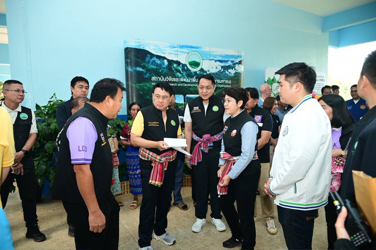 “รมช.นเรศ” ลงพื้นที่เวียงป่าเป้า ตรวจแผนฟื้นฟูพื้นที่เกษตรเสียหายจากพายุยางิ สั่งเร่งซ่อมสะพานแม่ปูนล่าง ฟื้นดินฟื้นนา 350 ไร่ ดันโครงการอ่างเก็บน้ำ เกษตรพืชทางเลือกเพิ่มรายได้ 6 3716126