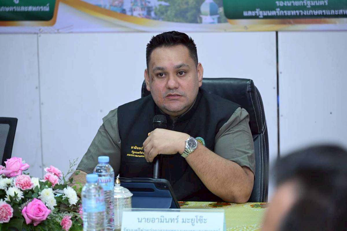 “รมช.อามินทร์” ตรวจงานท่าเทียบเรือประมงปัตตานี เร่งพัฒนาโครงสร้างพื้นฐาน ลดขั้นตอนแรงงานประมง หนุนอาชีพสร้างเศรษฐกิจฐานรากภาคใต้ 2 3716231