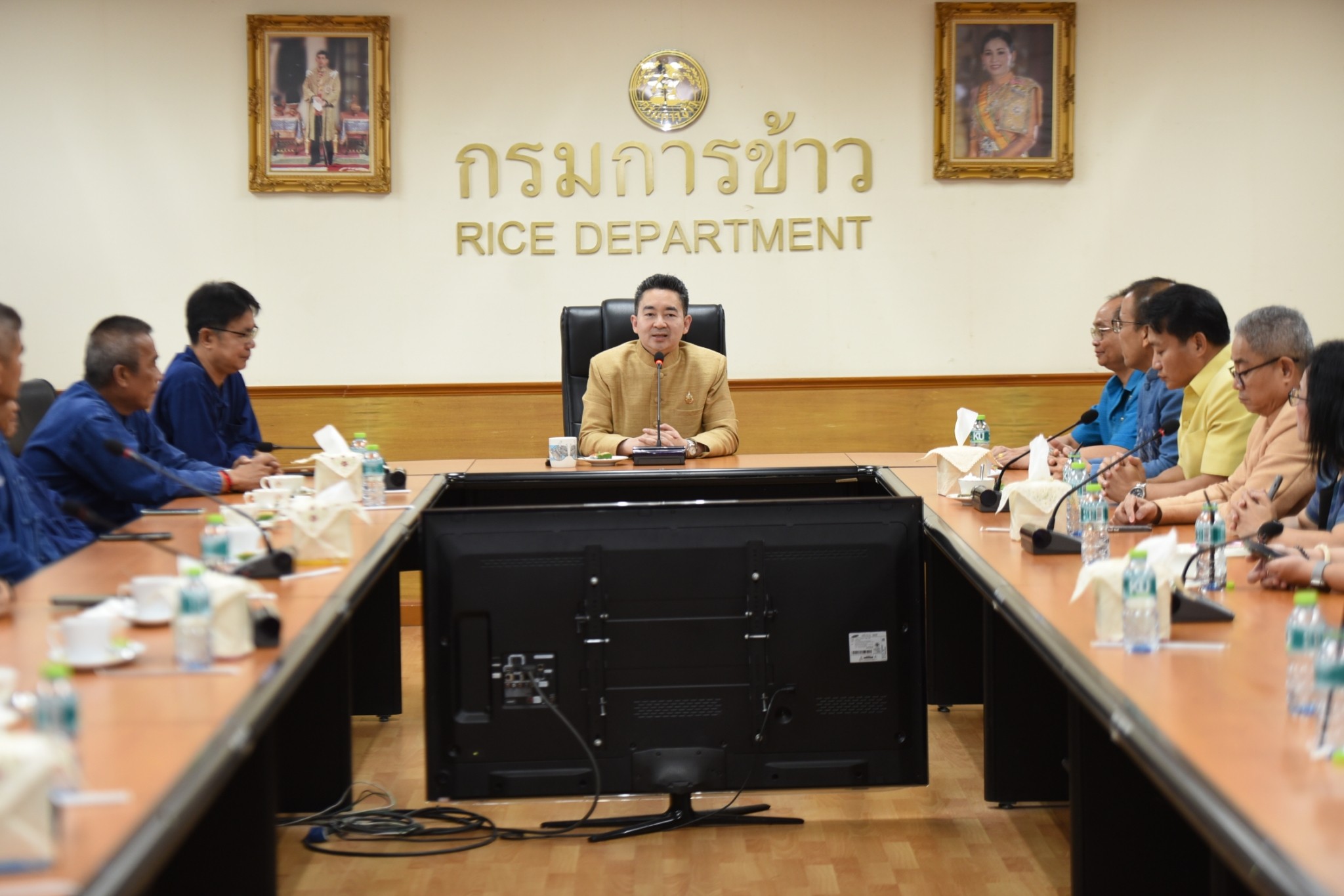 อธิบดีกรมข้าว เข้าสักการะสิ่งศักดิ์สิทธิ์ หลังฝนแรก ปรากฏ 556560854 1332562708906854 3879221417139023363 n