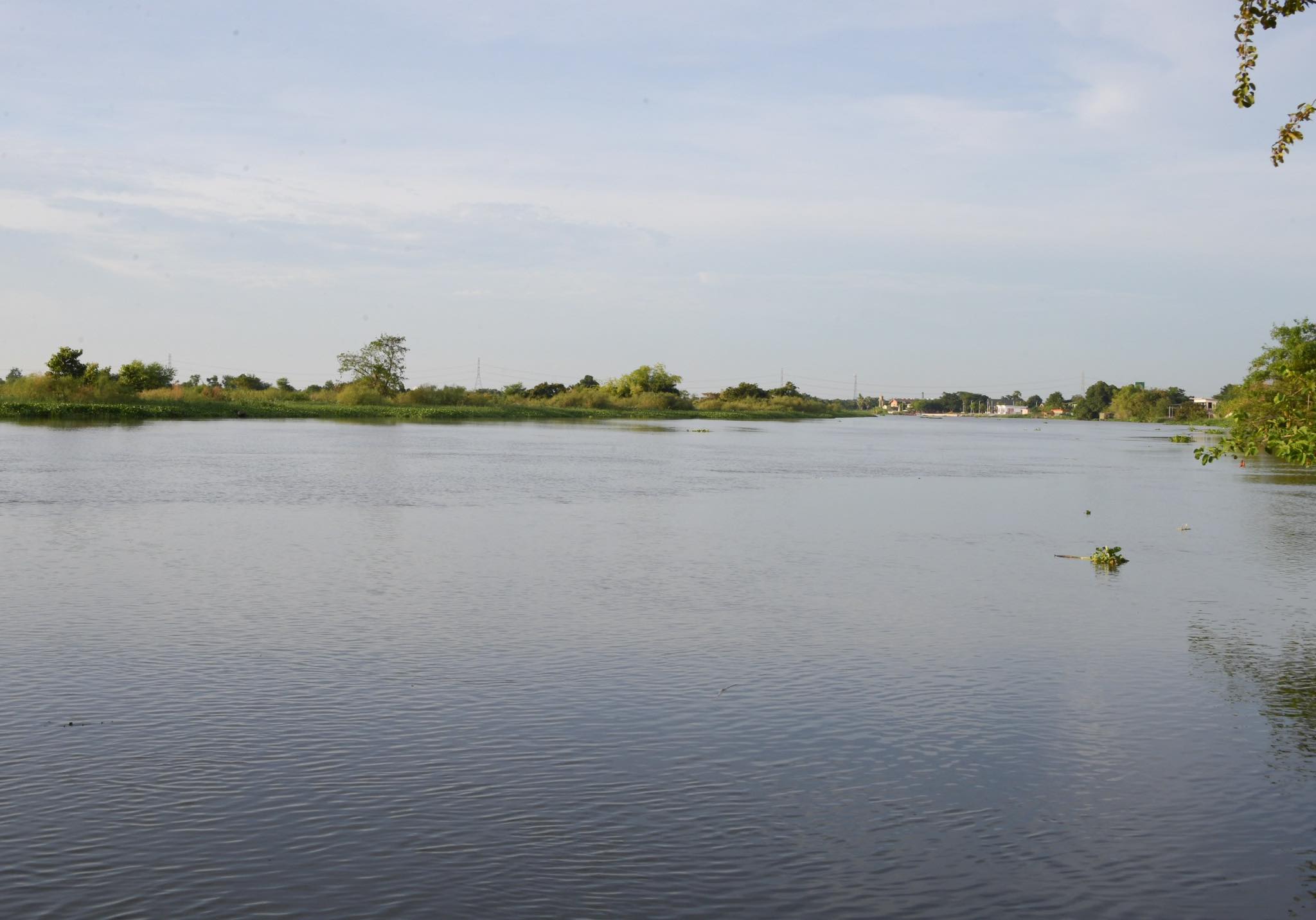 ชป.เร่งระบายน้ำ “ทุ่งโพธิ์พระยา” ลดผลกระทบน้ำท่วมสุพรรณบุรี 5 556866220 1211654234342512 3466971514726883800 n