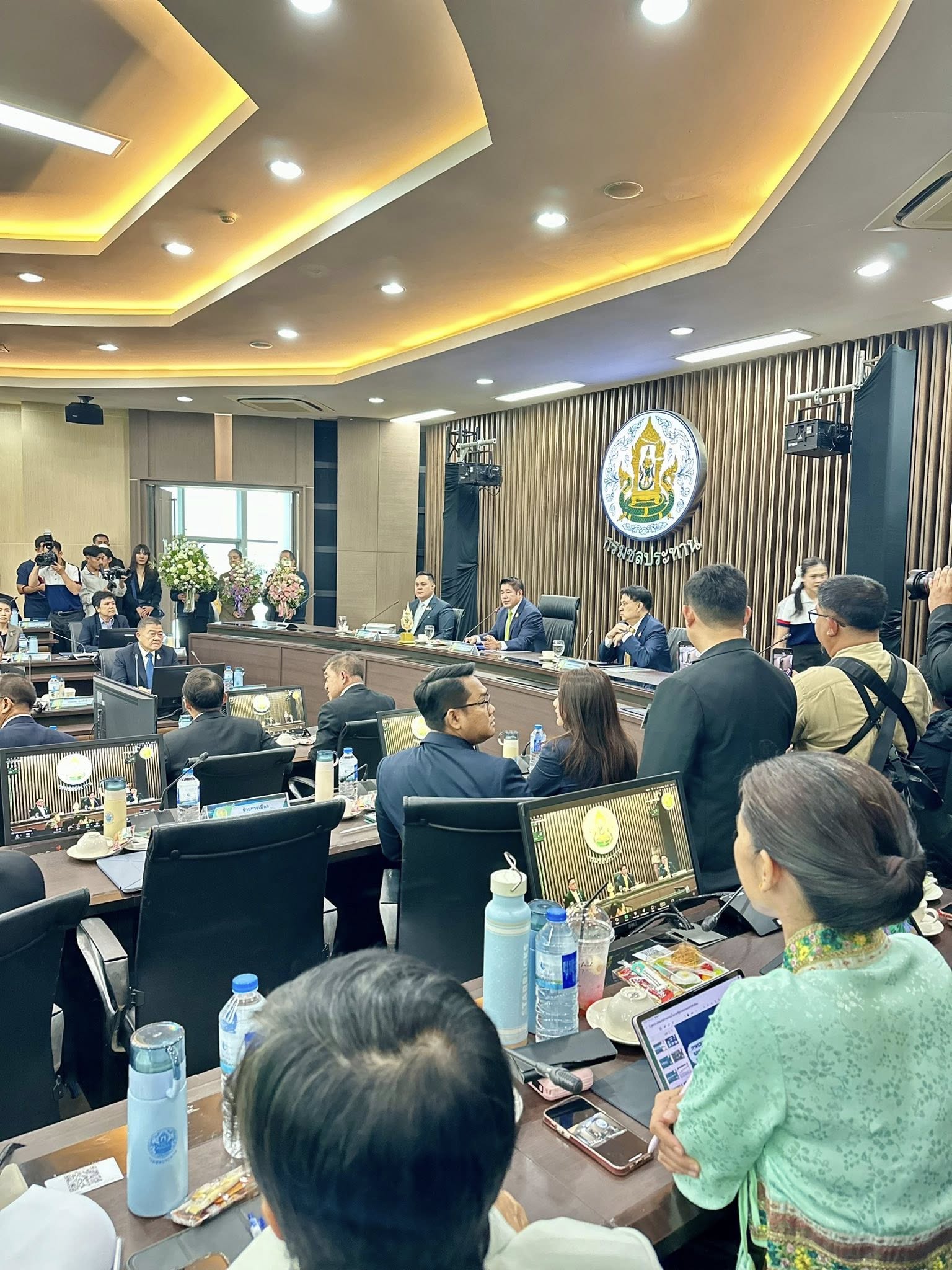 สรุปภาพรวมนโยบายรองนายกรัฐมนตรีและรัฐมนตรีว่าการกระทรวงเกษตรและสหกรณ์ ร้อยเอก ธรรมนัส พรหมเผ่า มอบให้กับข้าราชการในสังกัด 10 556883114