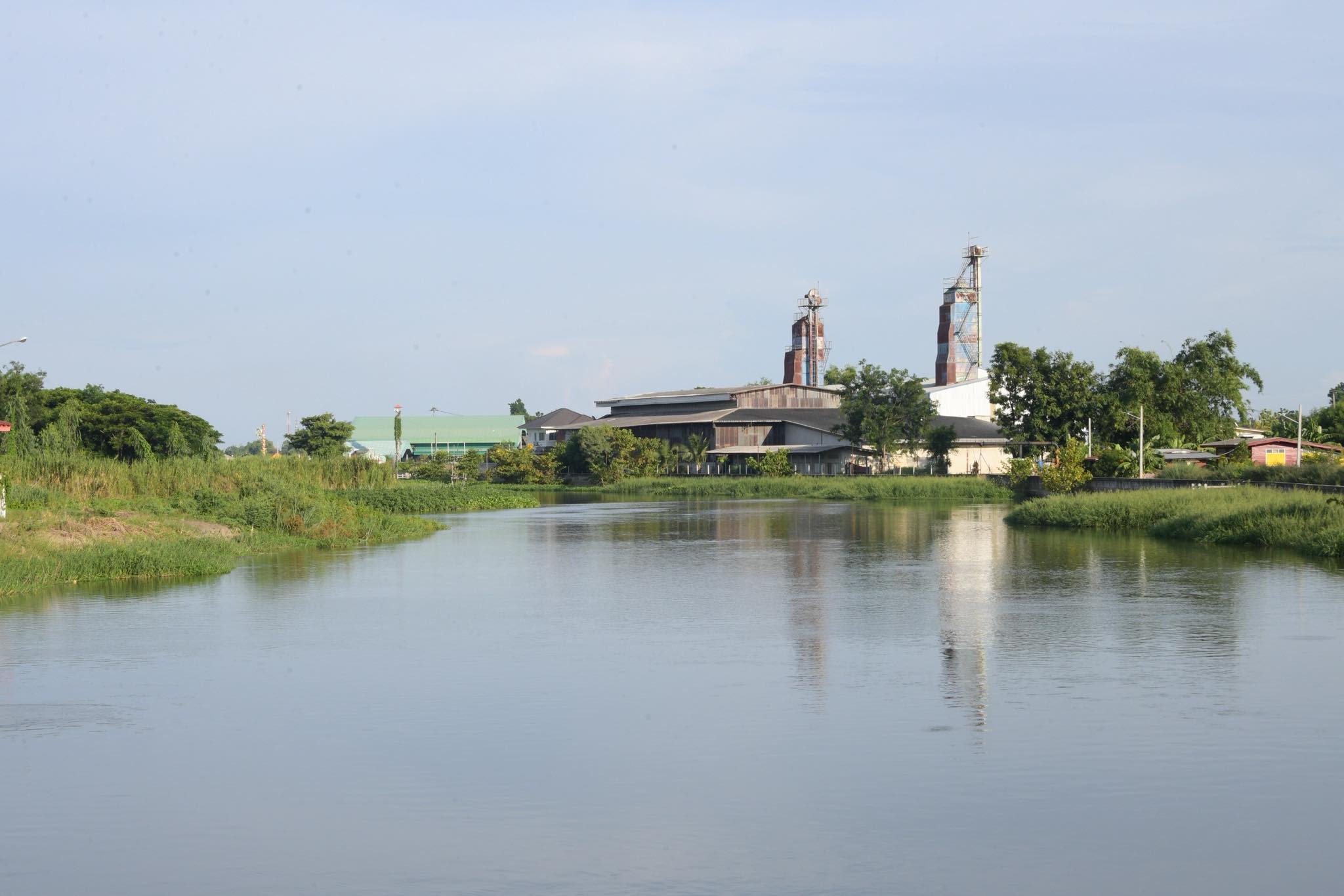 ชป.เร่งระบายน้ำ “ทุ่งโพธิ์พระยา” ลดผลกระทบน้ำท่วมสุพรรณบุรี 7 557551240 1211654571009145 3586491318240876552 n