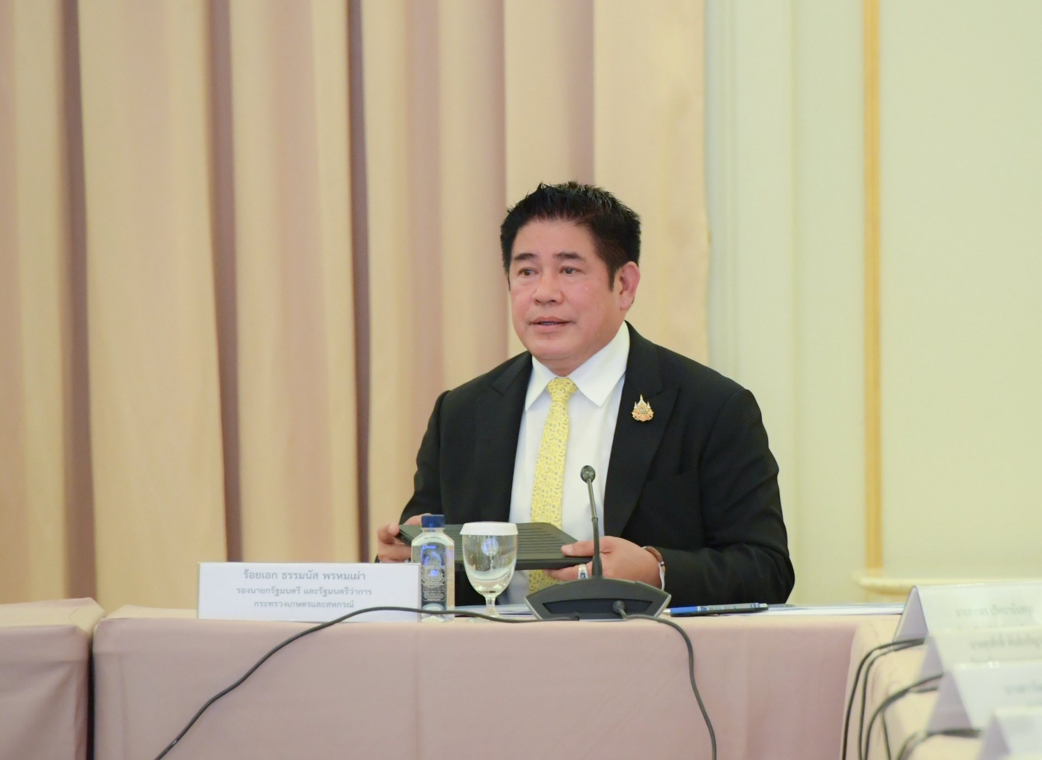 นายกฯอนุทิน ประชุมด่วน ตั้ง “ศูนย์ปฏิบัติการช่วยเหลือผู้ประสบภัยพิบัติทางธรรมชาติ” ช่วยเหลือประชาชน 4 558900321 1214374917403777 2732818864282765579 n