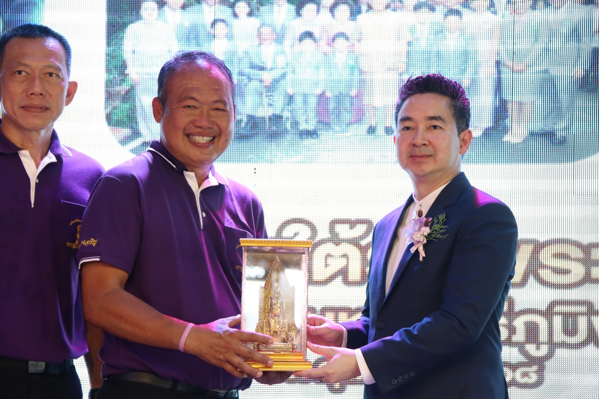 อธิบดีกรมการข้าว เปิดงาน “1 ทศวรรษใต้ร่มพระบารมี รำลึก 9 ปี มหาจักรีภูมิพล” เตรียมจับมือสมาคม / ภาคเอกชน ร่วมกันขยายการผลิตเมล็ดพันธุ์ข้าวให้เพียงพอต่อความต้องการของชาวนา 7 561396160 1342088451287613 1843253395846373378 n