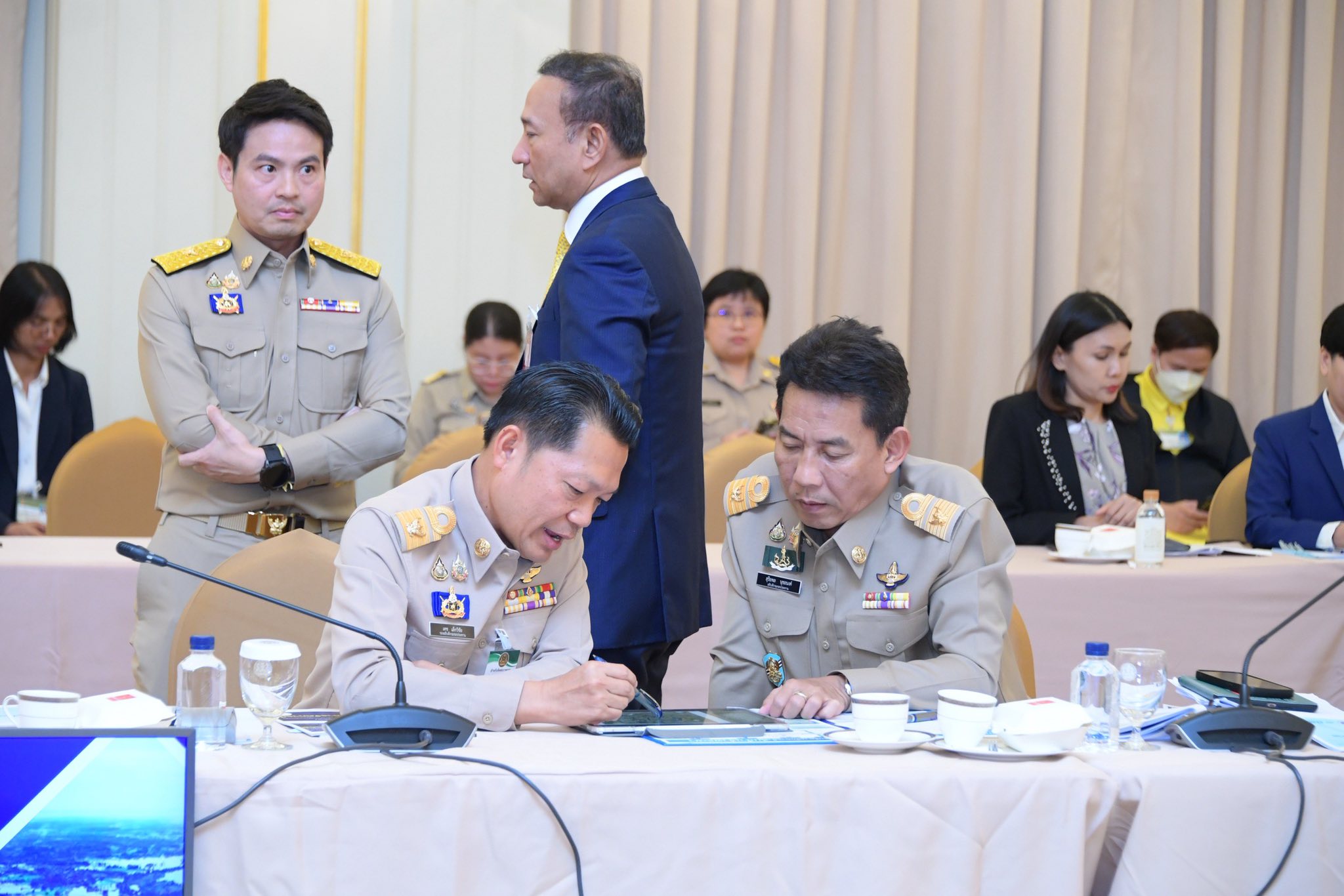 นายกฯอนุทิน ประชุมด่วน ตั้ง “ศูนย์ปฏิบัติการช่วยเหลือผู้ประสบภัยพิบัติทางธรรมชาติ” ช่วยเหลือประชาชน 8 561770036 1214373394070596 5597256481634313606 n