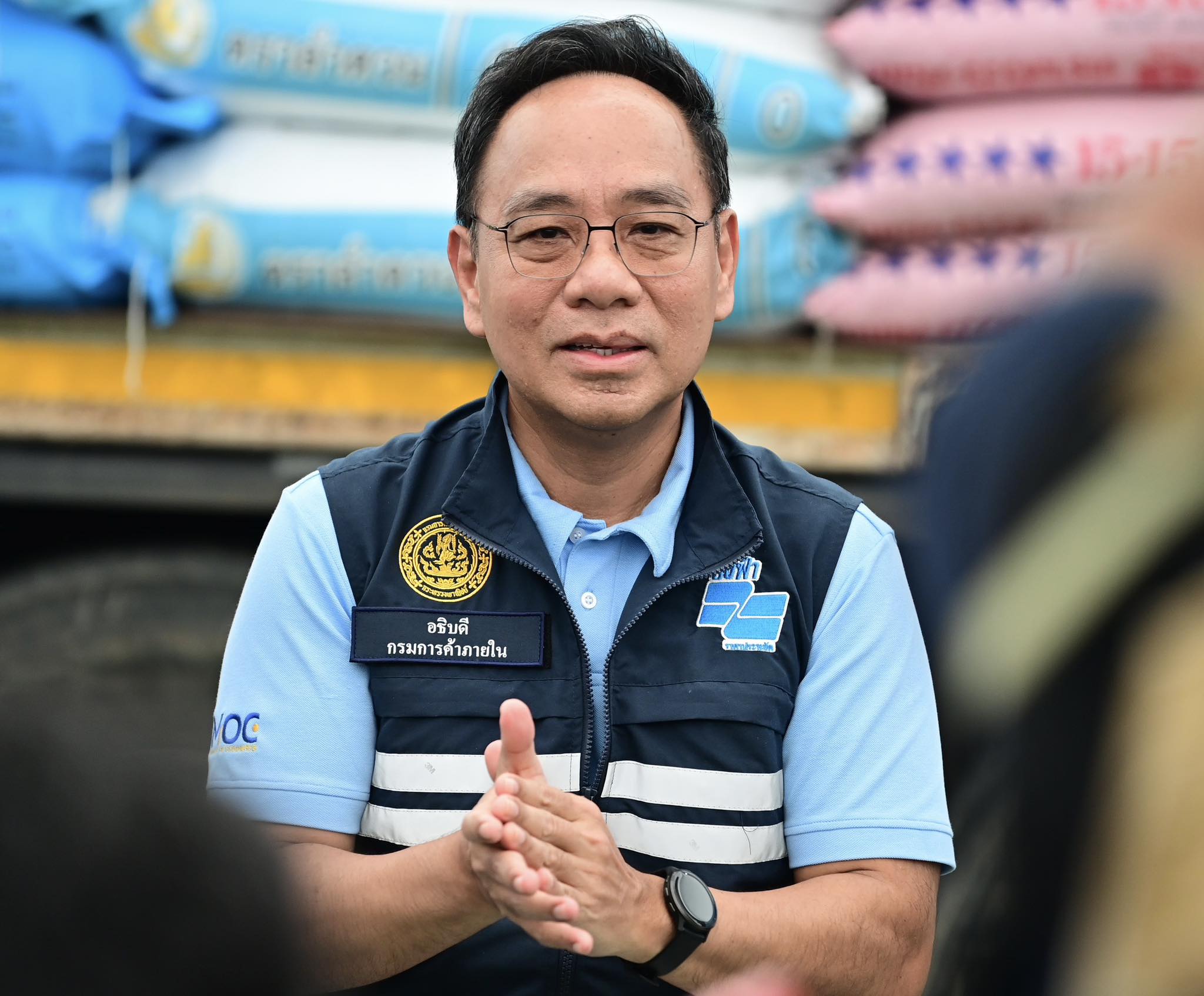 “พาณิชย์” ลุยศรีสะเกษ เปิดงาน “ธงเขียว” ลดราคาปุ๋ย-เคมีเกษตรสูงสุด 200 บาท/กระสอบ เดินหน้า “Quick Big Win” หนุนเกษตรกรชายแดนลดต้นทุน ยกระดับสินค้า GI สร้างรายได้ชุมชน 6 564593806 1246247530866029 2741872883685075446 n