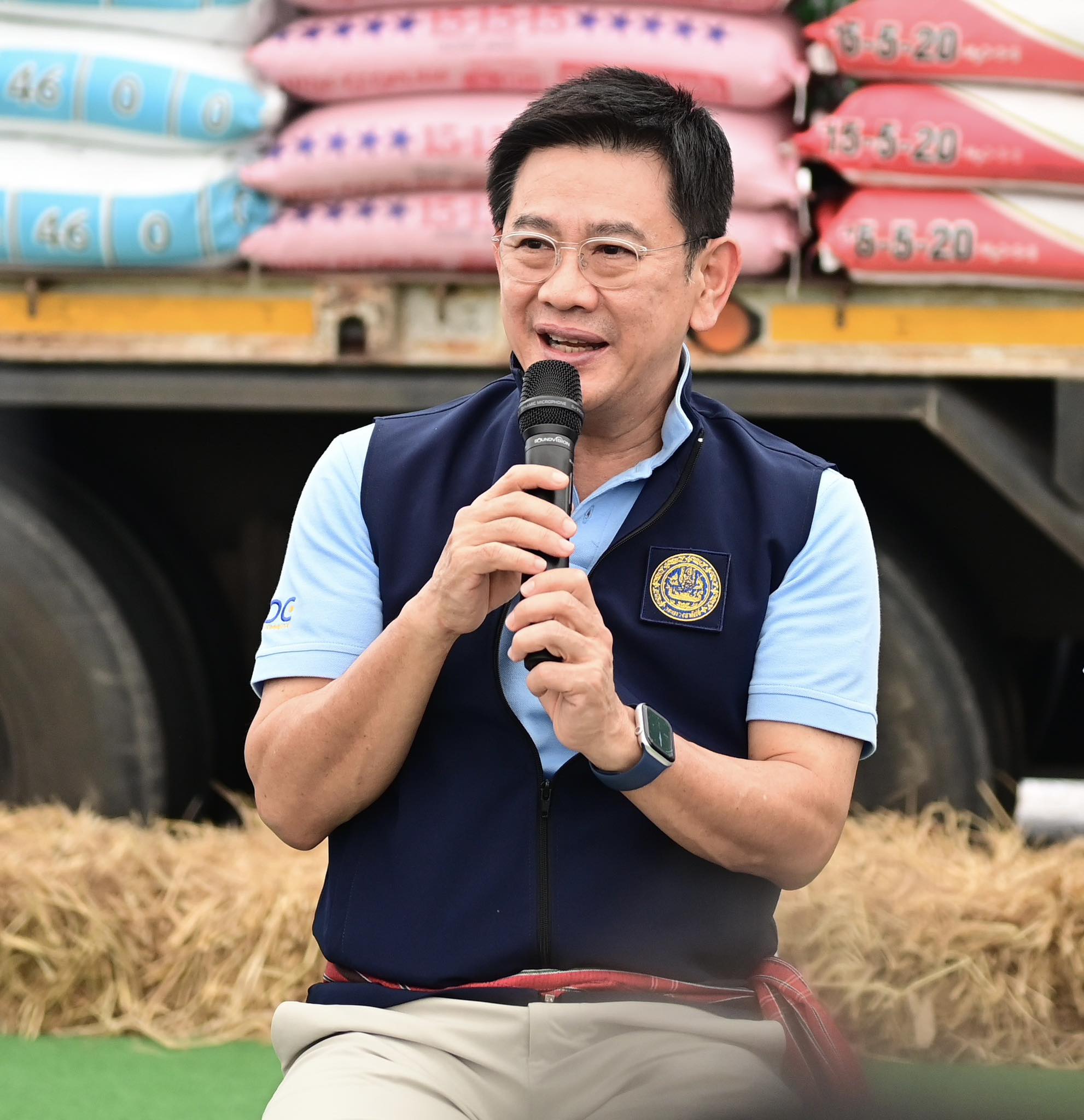 “พาณิชย์” ลุยศรีสะเกษ เปิดงาน “ธงเขียว” ลดราคาปุ๋ย-เคมีเกษตรสูงสุด 200 บาท/กระสอบ เดินหน้า “Quick Big Win” หนุนเกษตรกรชายแดนลดต้นทุน ยกระดับสินค้า GI สร้างรายได้ชุมชน 5 565091063 1246247577532691 6514137333978021228 n