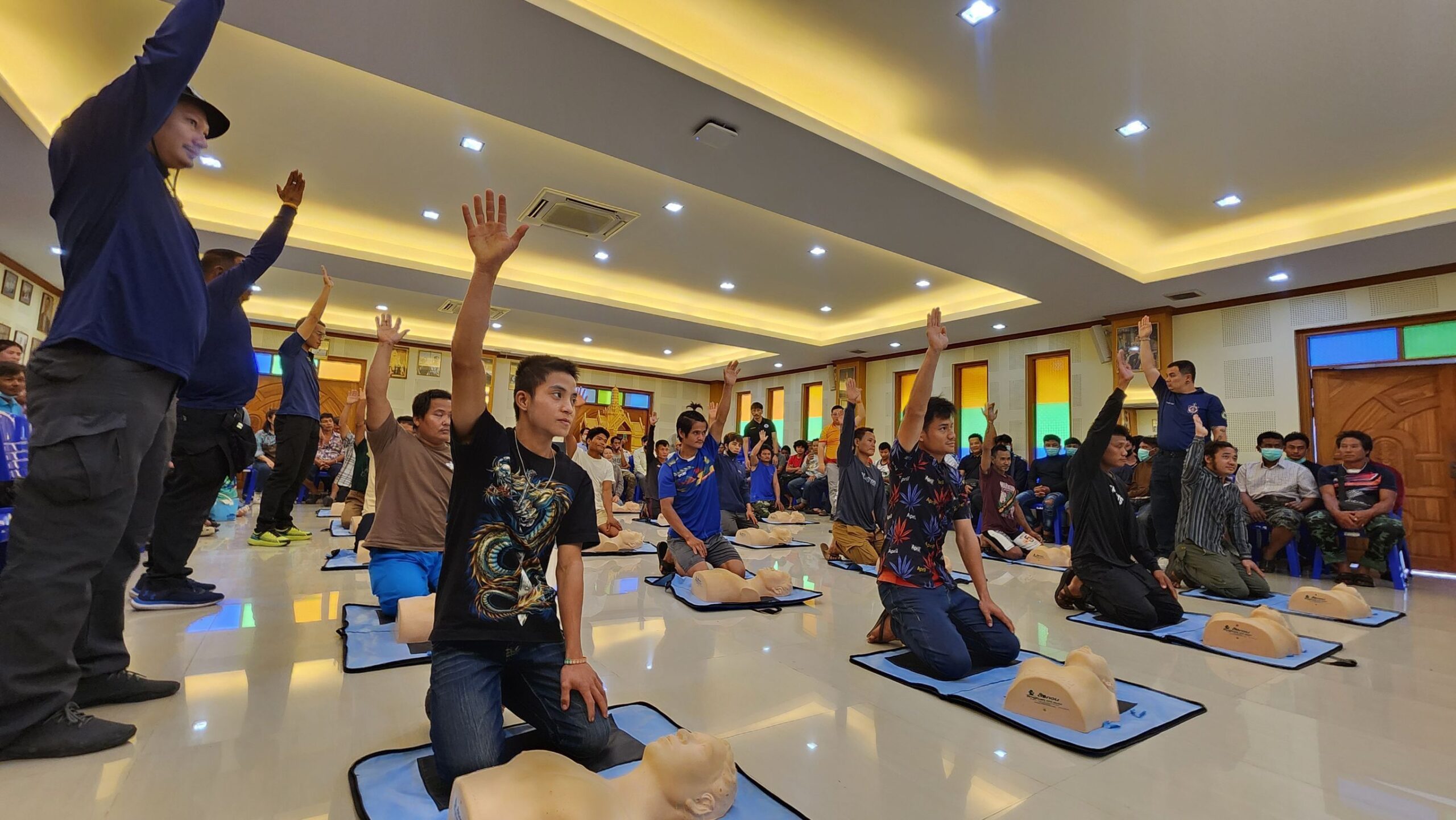 กรมประมง จับมือ STF ขับเคลื่อนความปลอดภัยทางทะเลผ่านการอบรมปฐมพยาบาลเบื้องต้นสำหรับลูกเรือประมงยกระดับแรงงานภาคประมงไทยสู่มาตรฐานสากล 9 627272 scaled