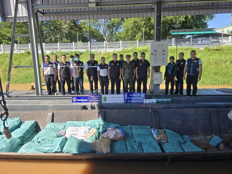 ฉก.พญานาคราช จับหนังหมูเถื่อน ริมชายแดนแม่น้ำโขง มูลค่ากว่า 112,000 บาท 3 681000000723