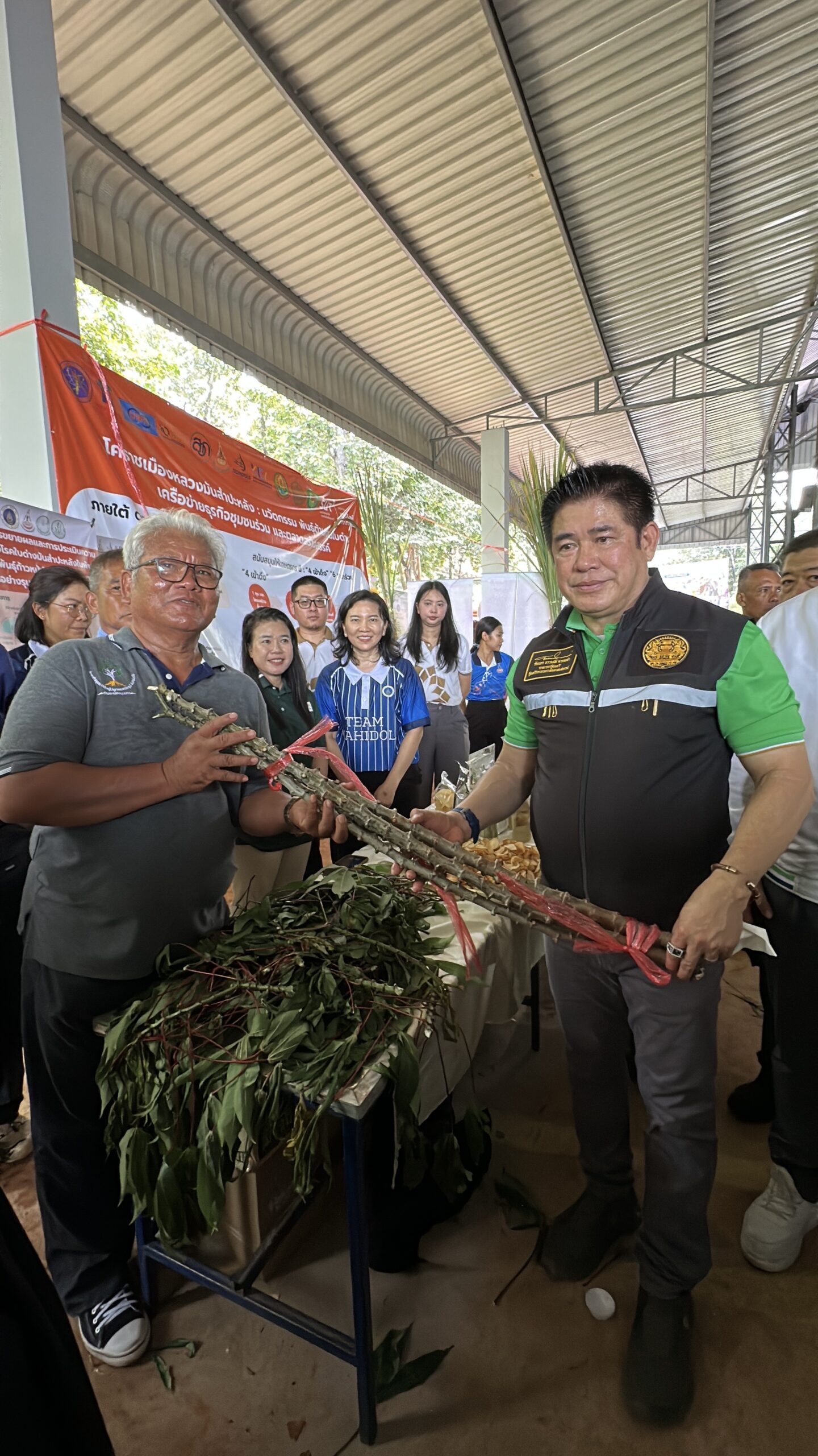 “รมว.ธรรมนัส” ลั่น โคราช คือ รั้วหน้าบ้านอีสาน ถ้าไม่พัฒนา อีก 19 จังหวัดไปต่อไม่ได้ ลุยโครงการผันน้ำลำตะคอง เร่งแก้วิกฤตแล้ง พร้อมเคลียร์หนี้สหกรณ์ให้เกษตรกร ทั่ว ปท. 7 78AEFFDE A0AE 4EF8 AFC5 4B38E364717E scaled