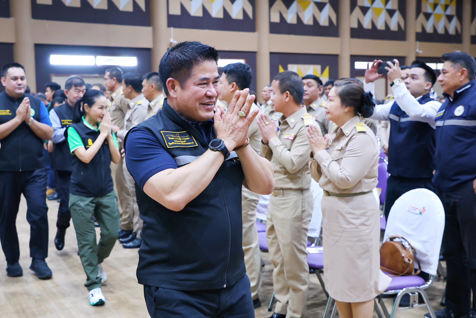 มอบนโยบายเชิงรุก “รองนายกฯ ธรรมนัส”ลงพื้นที่เชียงราย ขับเคลื่อนภาคเกษตร เน้นลดต้นทุนผลิต หนุนความเข้มแข็งให้เกษตรกร พร้อมสร้างเศรษฐกิจจากท่องเที่ยว 6 F70CCEF4 2C44 47D7 B88B B41D1A8484EA