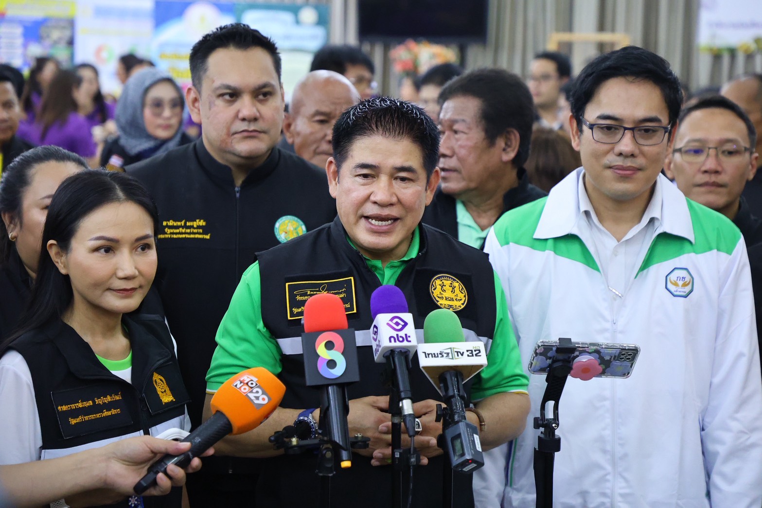 “รองนายกฯ ธรรมนัส–รมว.นฤมล” เยี่ยมรร.จ.นนทบุรี มอบถุงยังชีพให้กลุ่มอ่อนไหว ลั่นปีนี้น้ำไม่ท่วมใหญ่แน่นอน 3 S 1286427