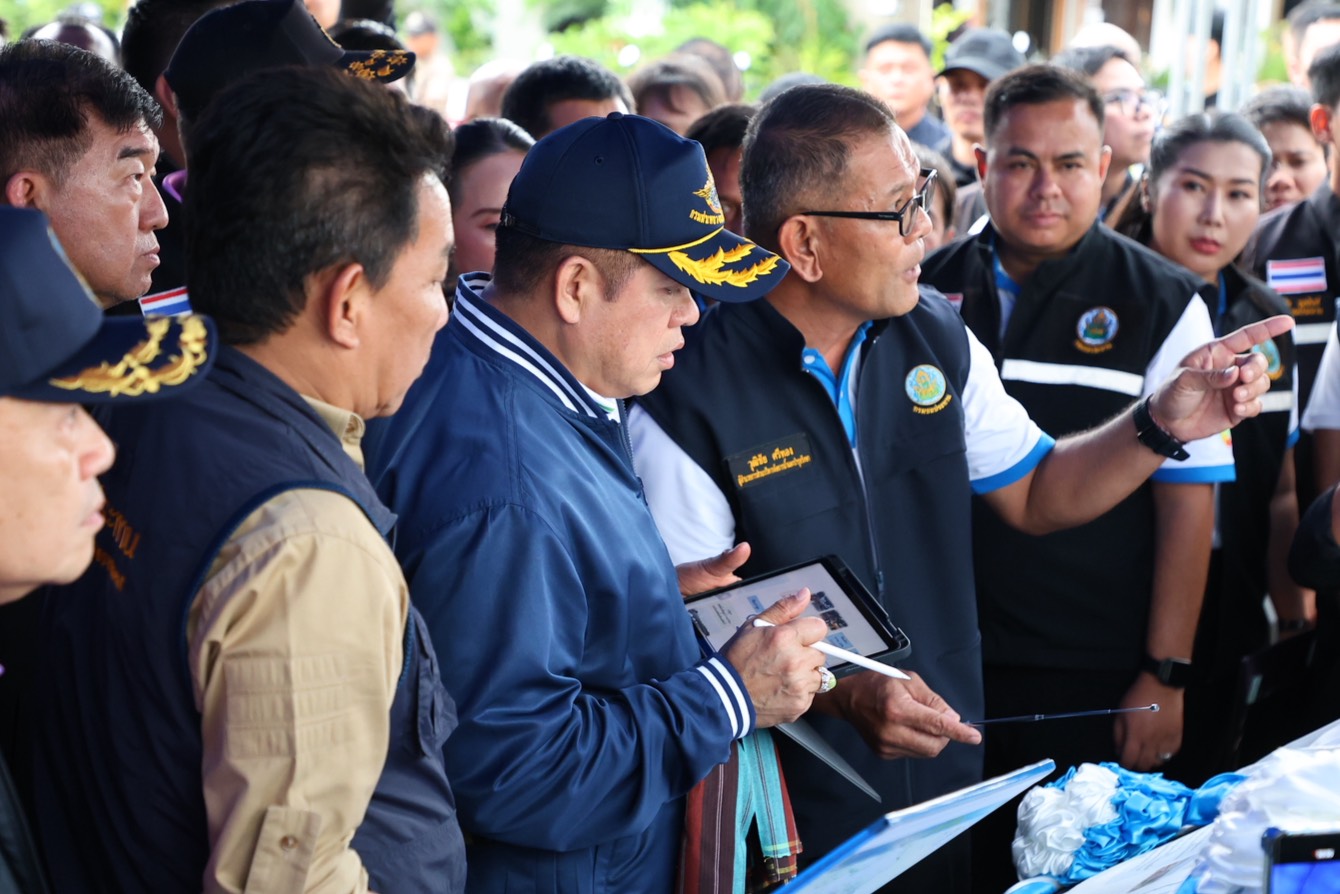 รมว.ธรรมนัส นำ 2 รมช.ลุย อุบลฯ ตรวจน้ำท่วม สั่ง กรมชลฯเร่งระบายน้ำ มั่นใจ 15 วันลดลง ดันสร้าง“อุโมงค์ผันน้ำอ้อมแก่งสะพือ”เข้างบปี 70 3 S 14458984