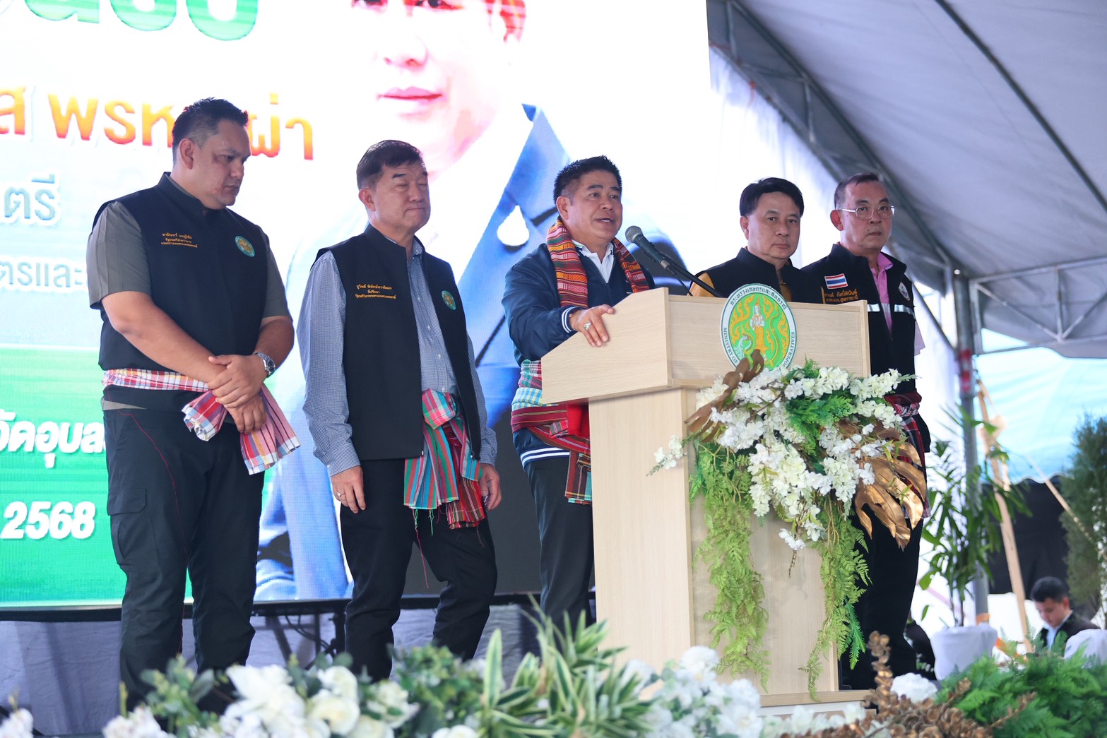 รมว.ธรรมนัส นำ 2 รมช.ลุย อุบลฯ ตรวจน้ำท่วม สั่ง กรมชลฯเร่งระบายน้ำ มั่นใจ 15 วันลดลง ดันสร้าง“อุโมงค์ผันน้ำอ้อมแก่งสะพือ”เข้างบปี 70 7 S 14459011