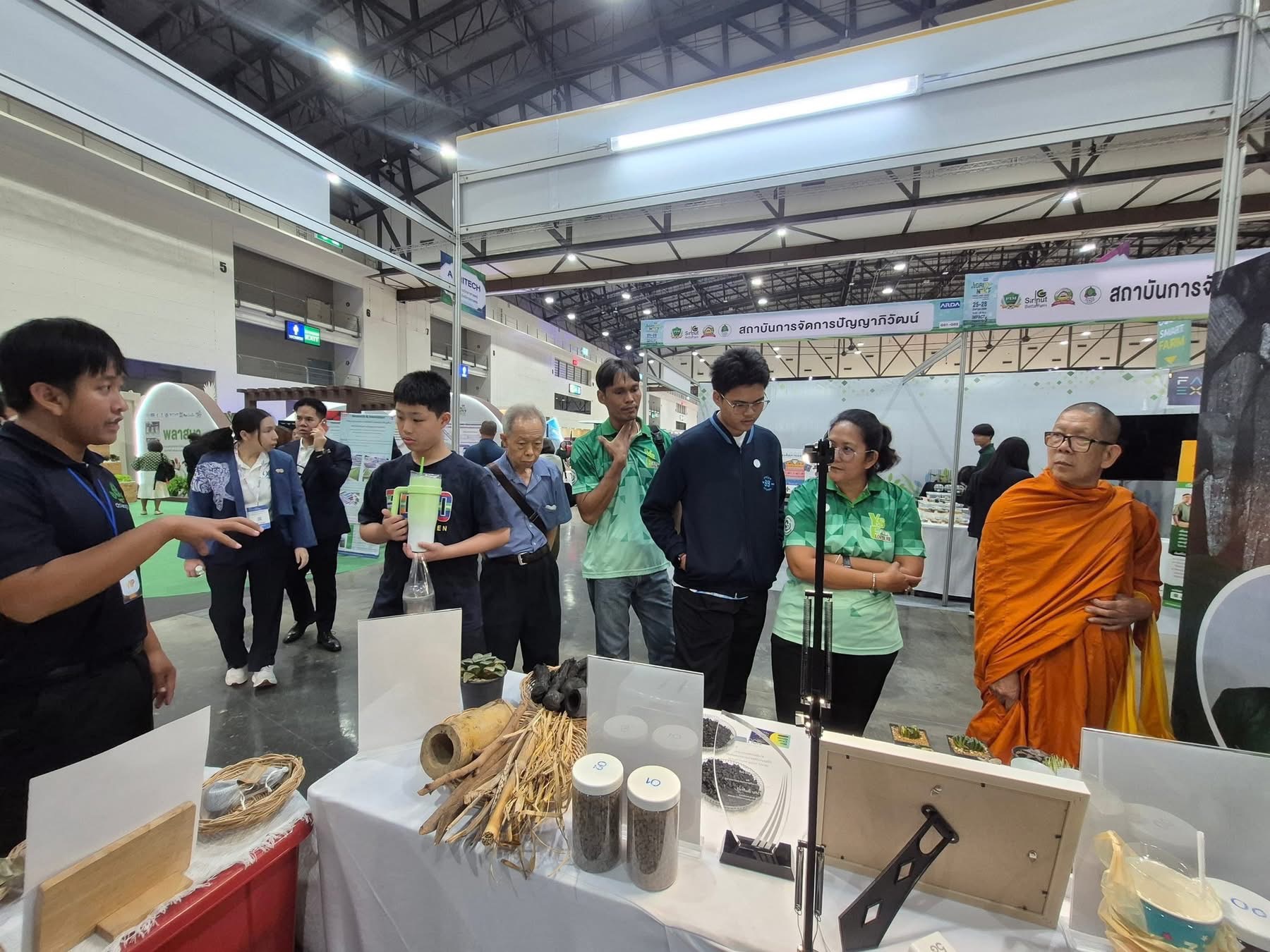นักเรียนทุน สวก. ม.แม่โจ้ รับรางวัล ผลงานวิจัยด้านการเกษตรดีเด่น-ดีมาก เวที AGRINEXT THAILAND 2025 12 S 18030614